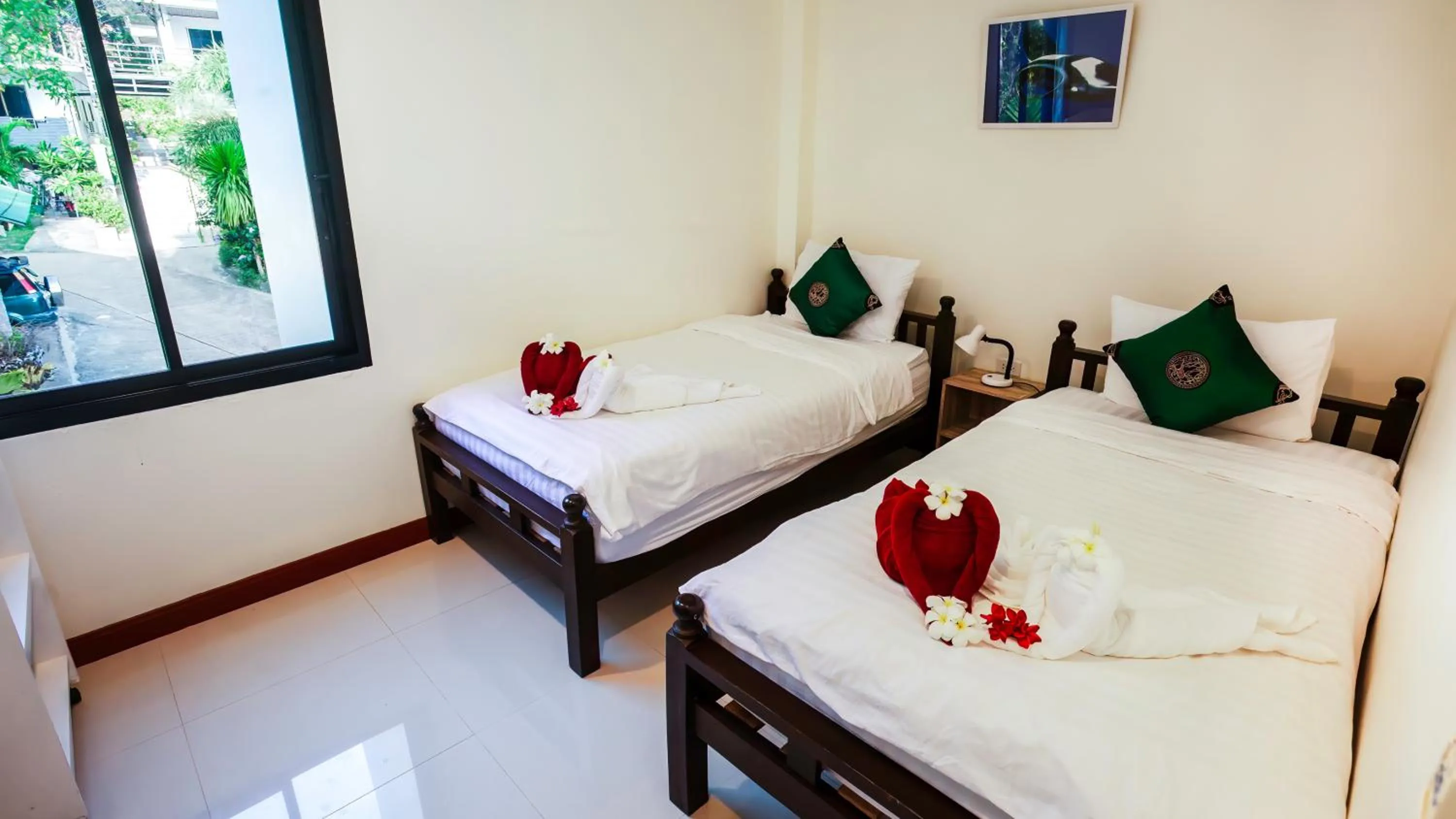 Bedroom, Bed in White Flower Lanta