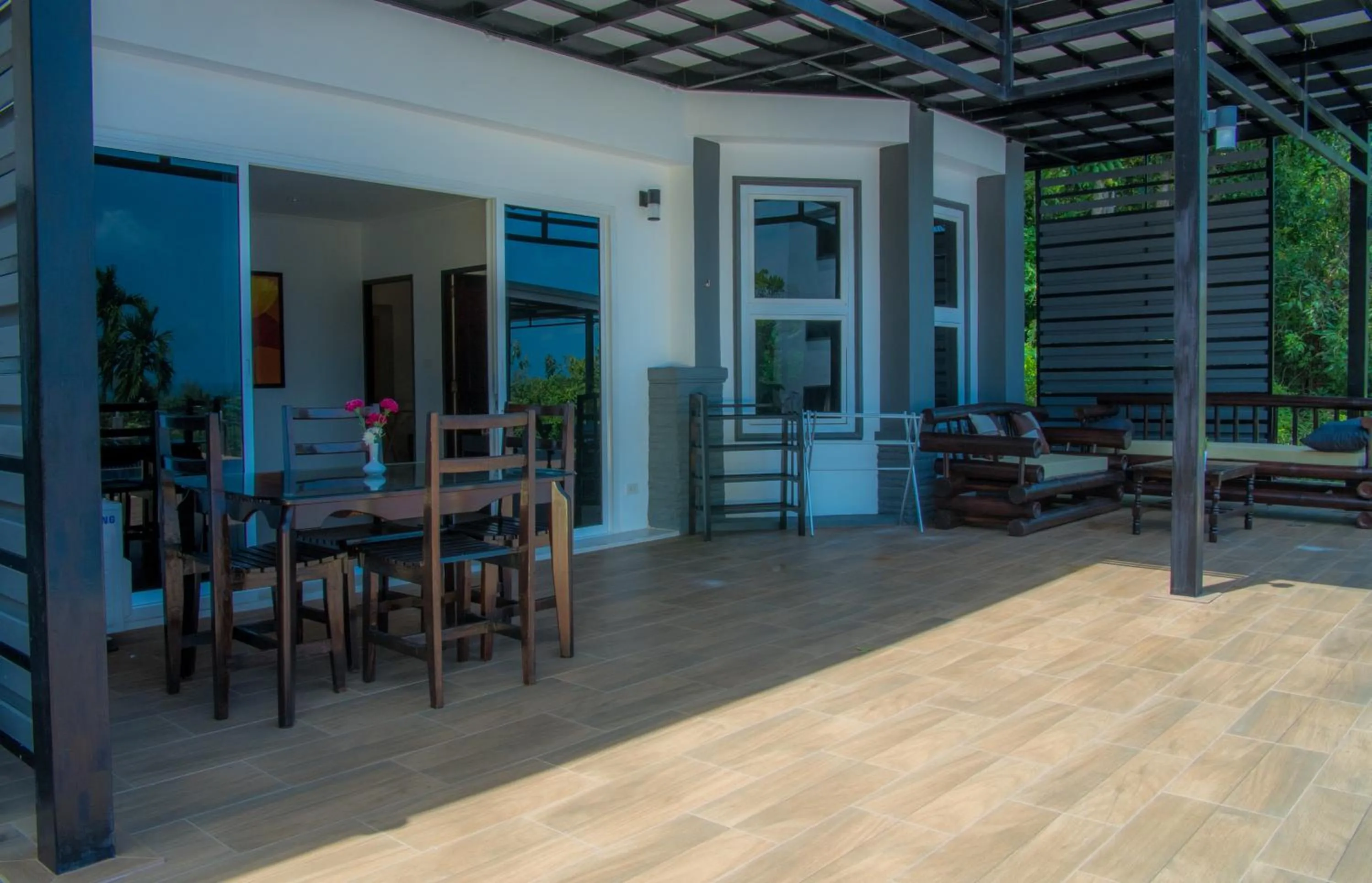 Patio in White Flower Lanta