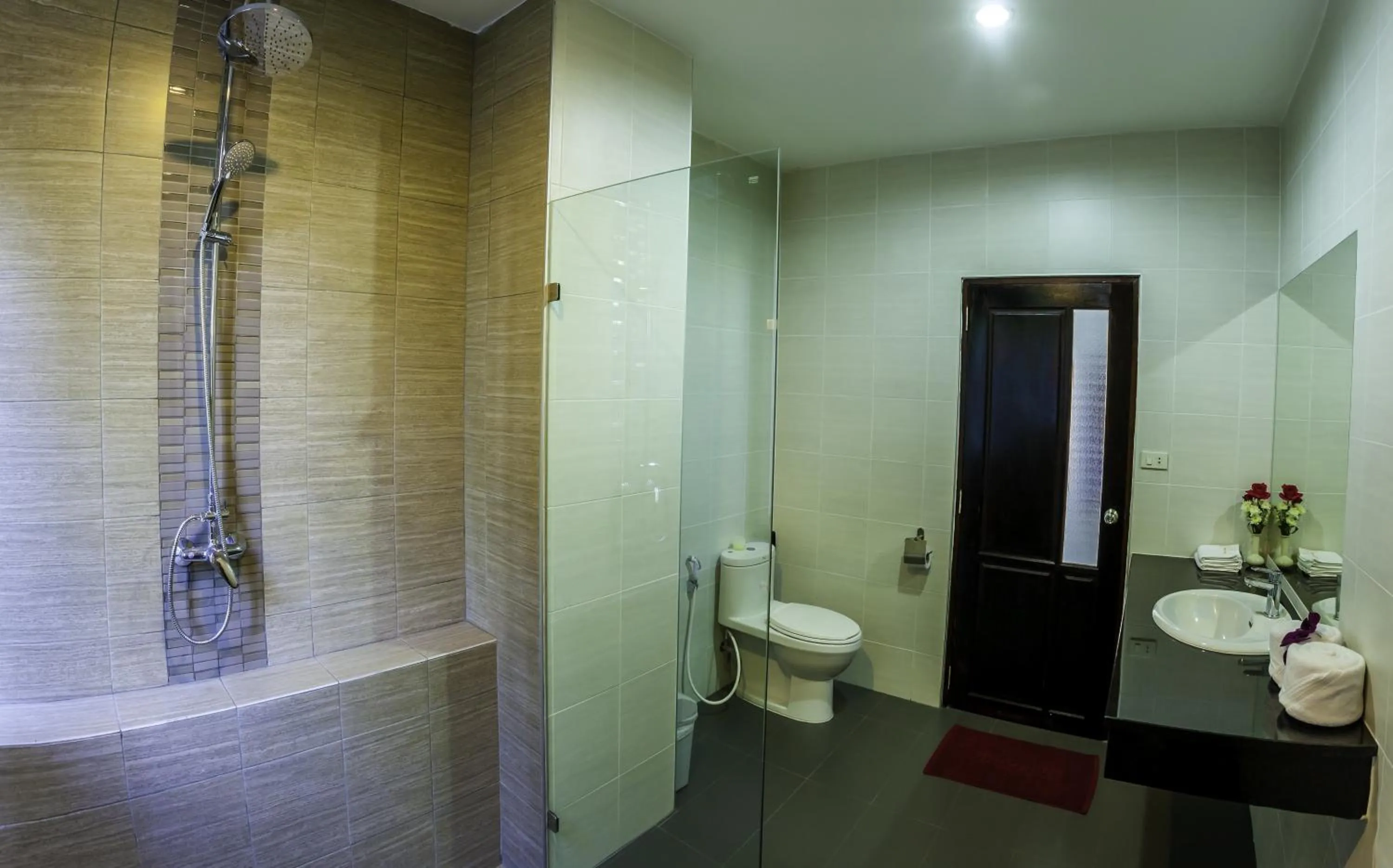 Shower in White Flower Lanta