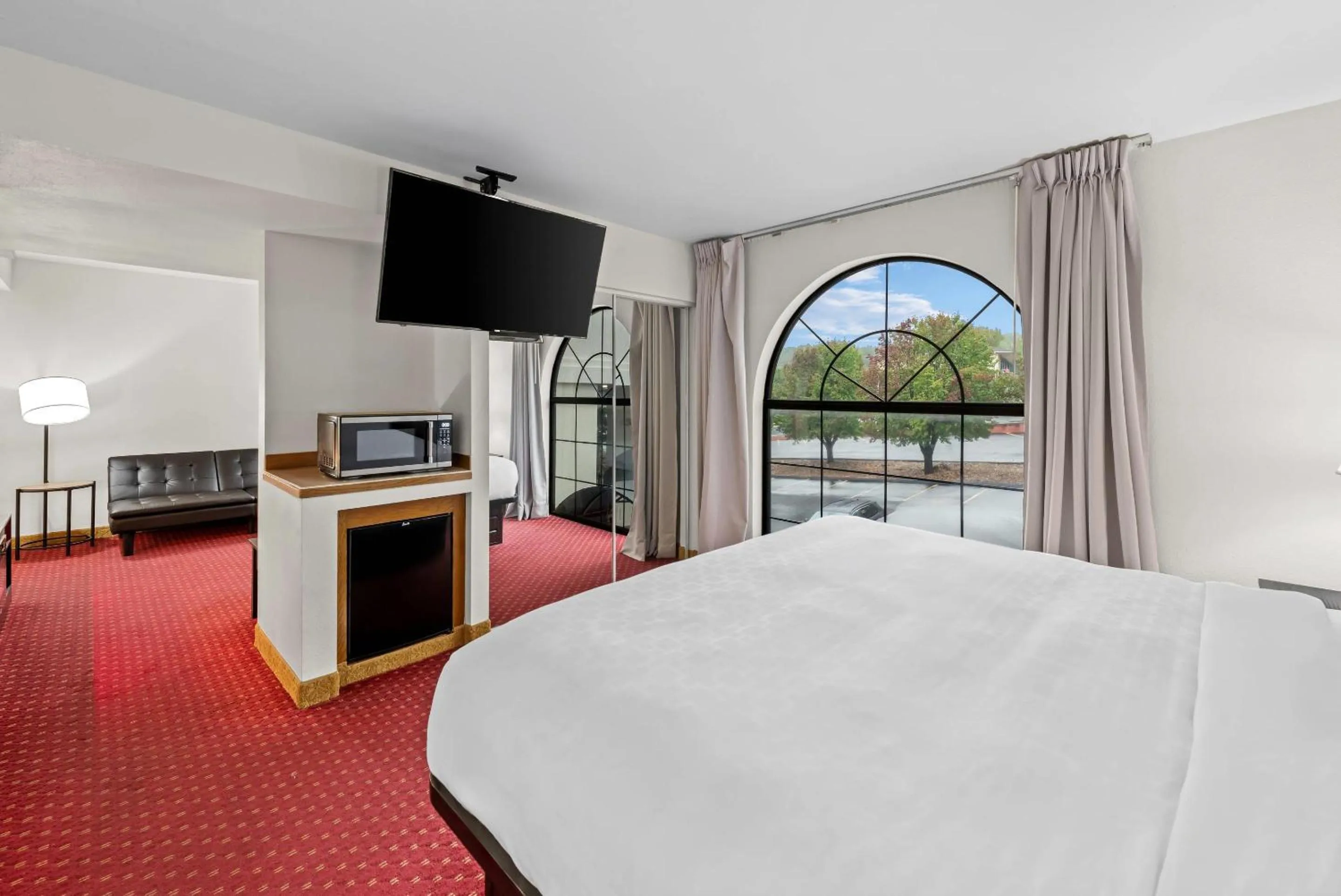 Bedroom, Bed in Clarion Inn Branson