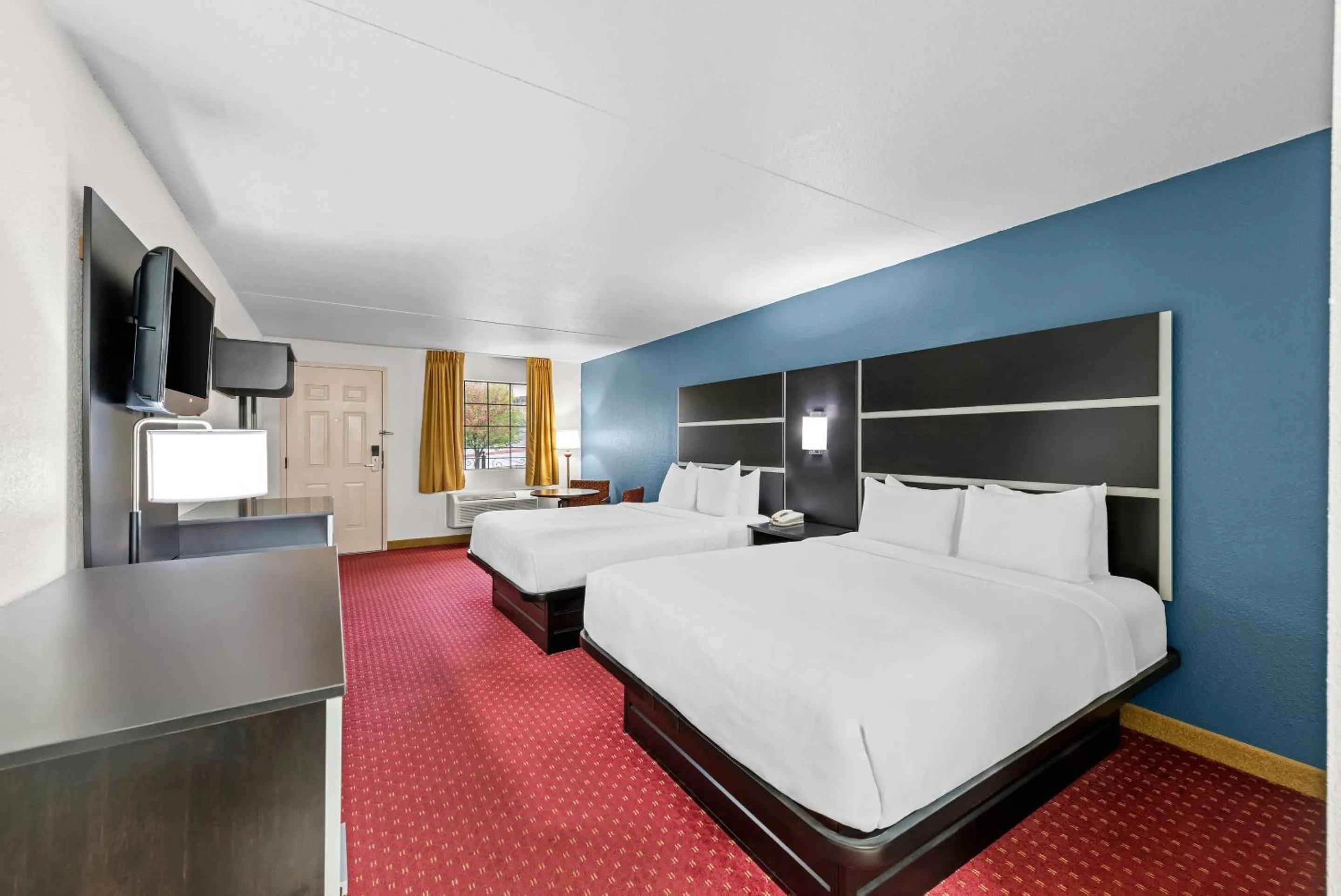 Bedroom, Bed in Clarion Inn Branson