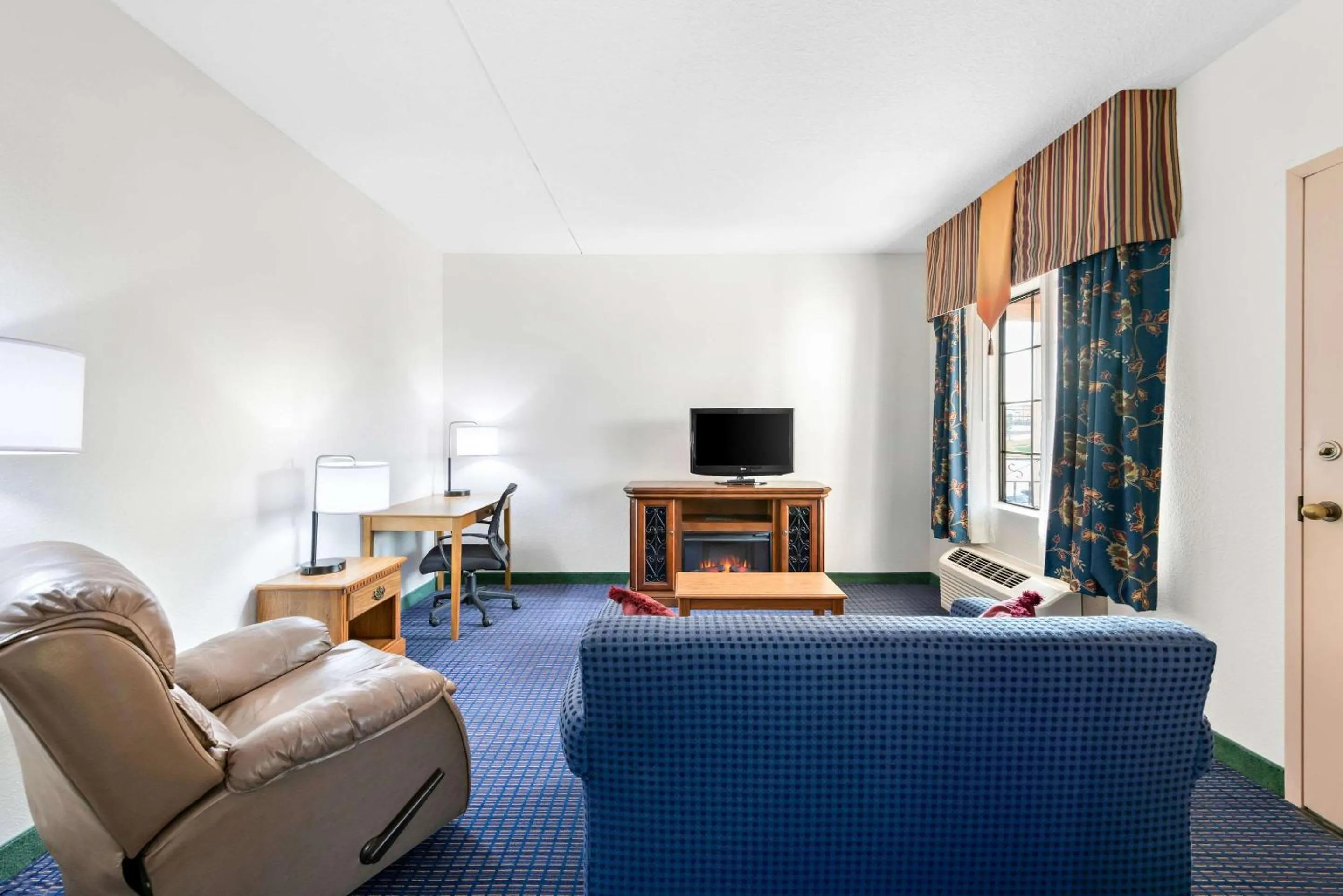 Bedroom in Clarion Inn Branson