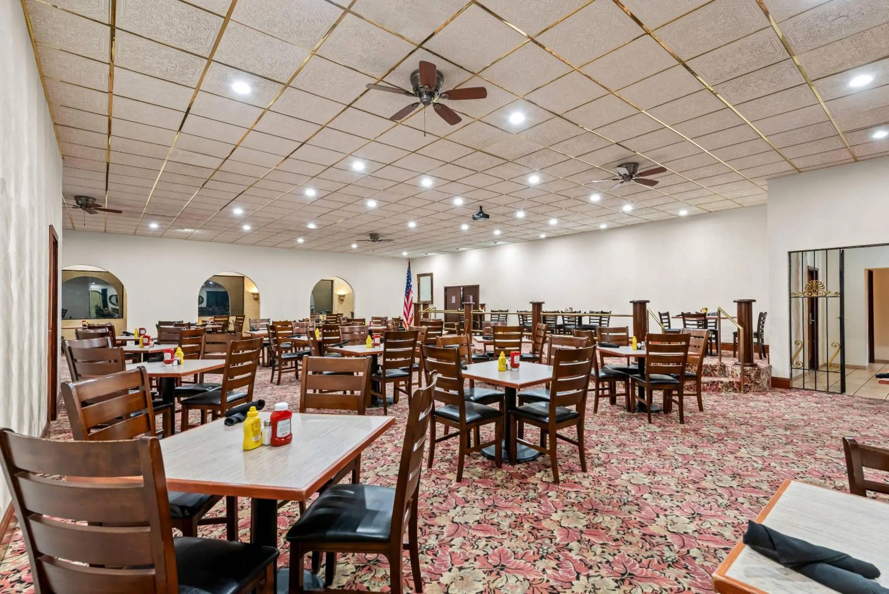 Restaurant/places to eat in Clarion Inn Branson