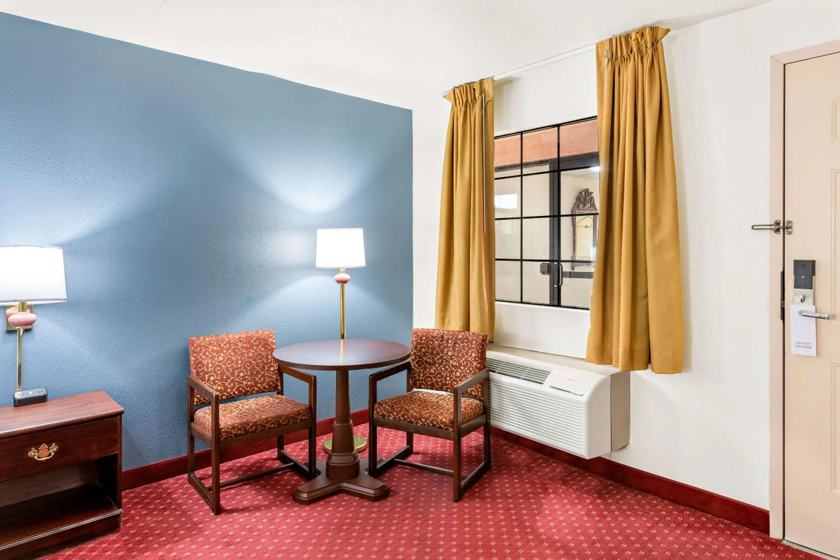 Bedroom, Bed in Clarion Inn Branson