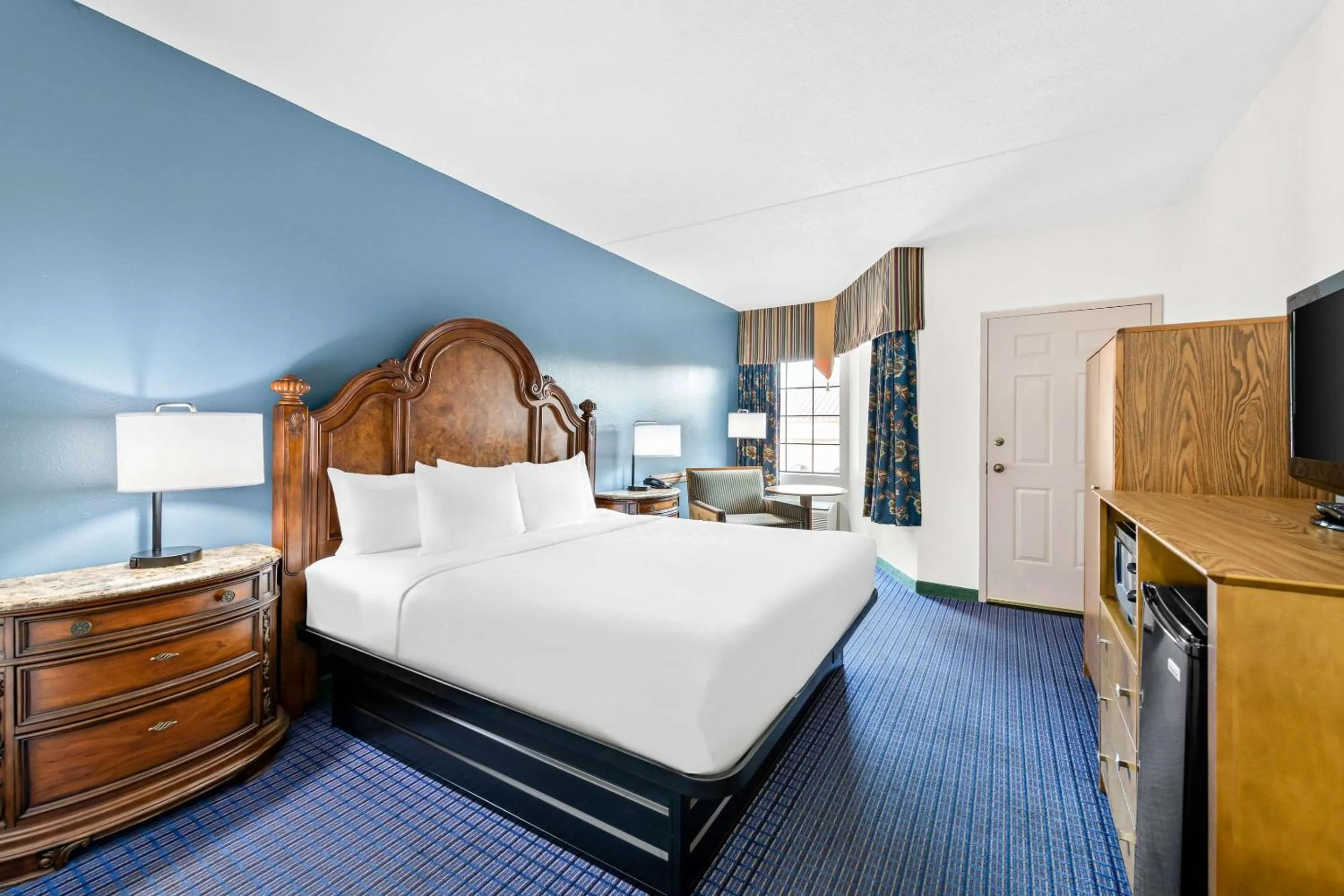 Bedroom, Bed in Clarion Inn Branson