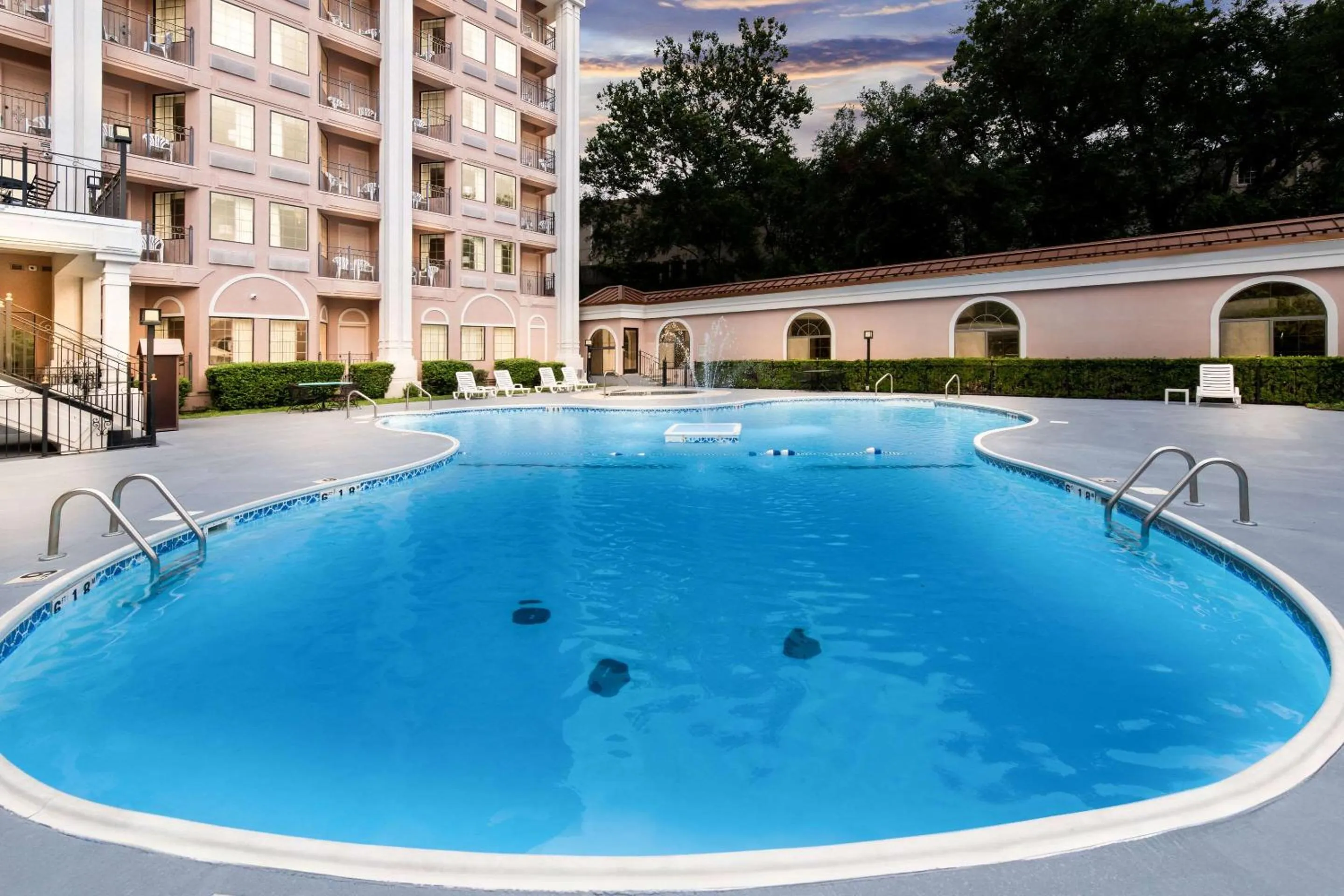 Property building in Clarion Inn Branson