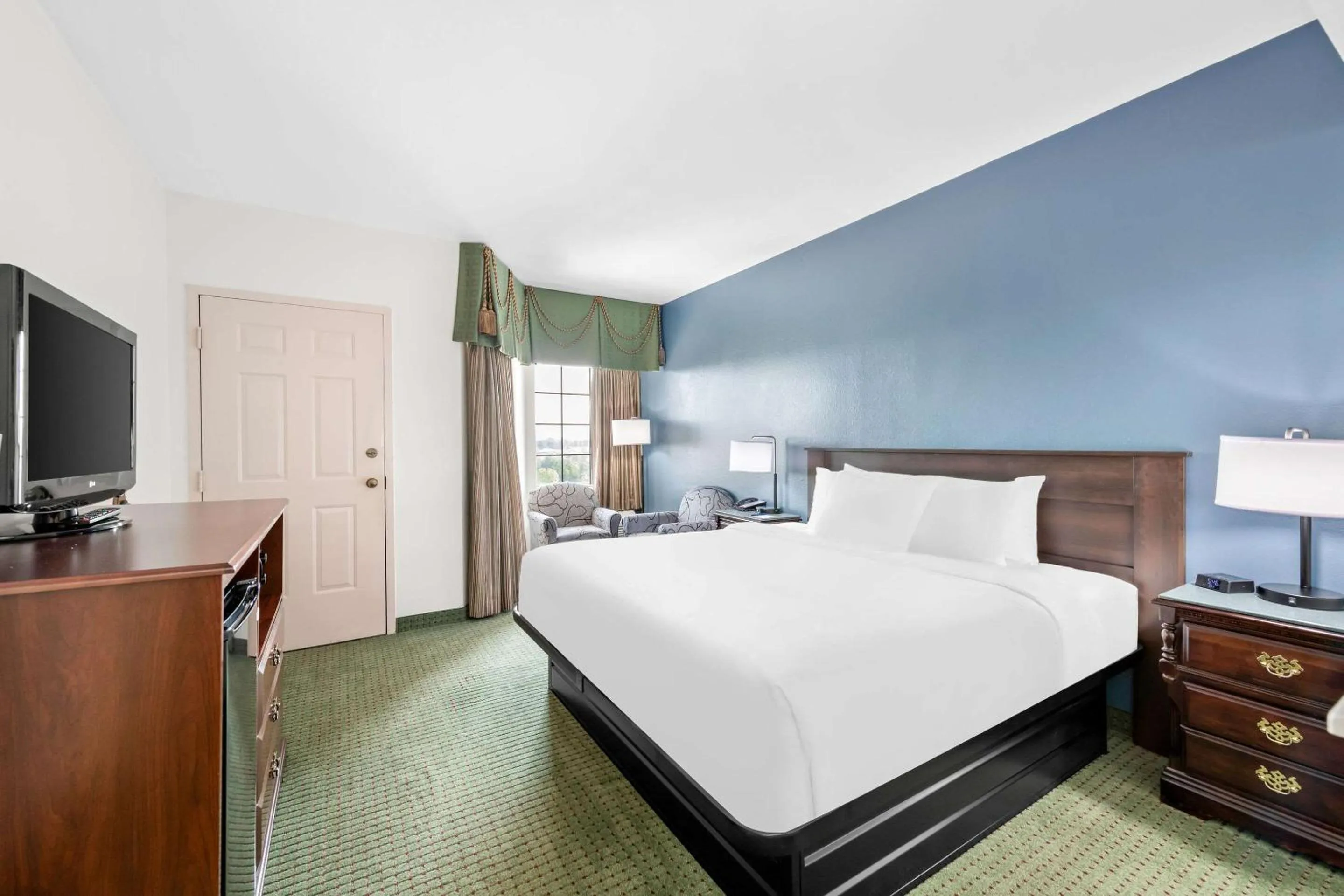 Bedroom, Bed in Clarion Inn Branson