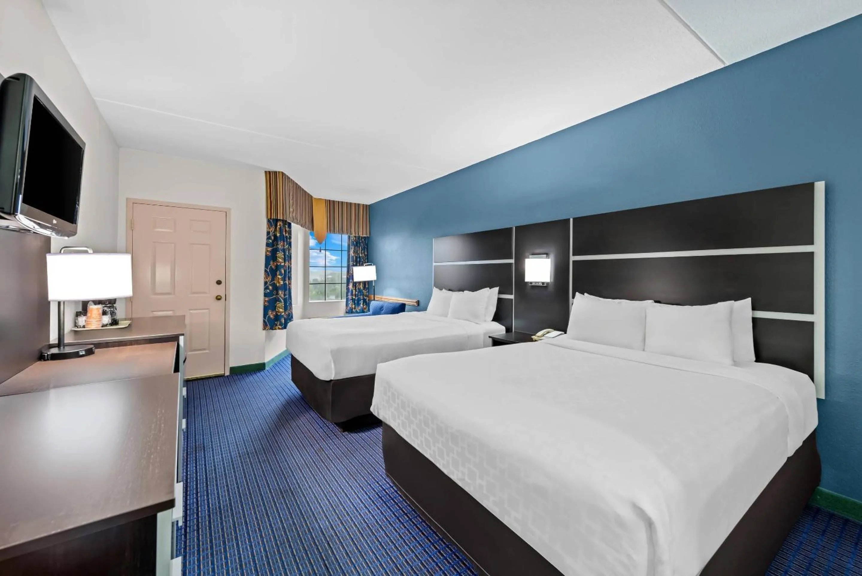 Bedroom, Bed in Clarion Inn Branson