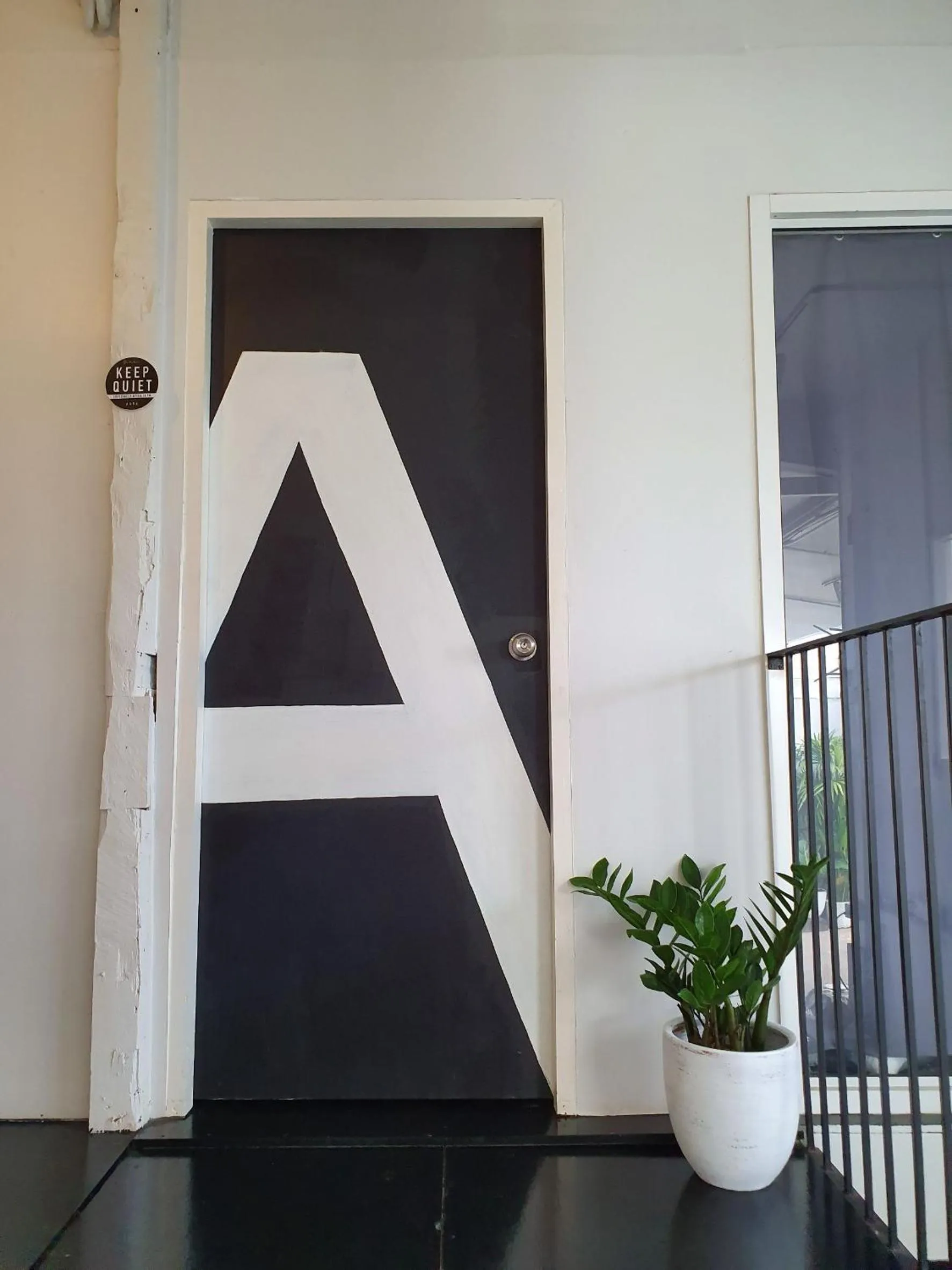 Photo of the whole room in The PARK Society