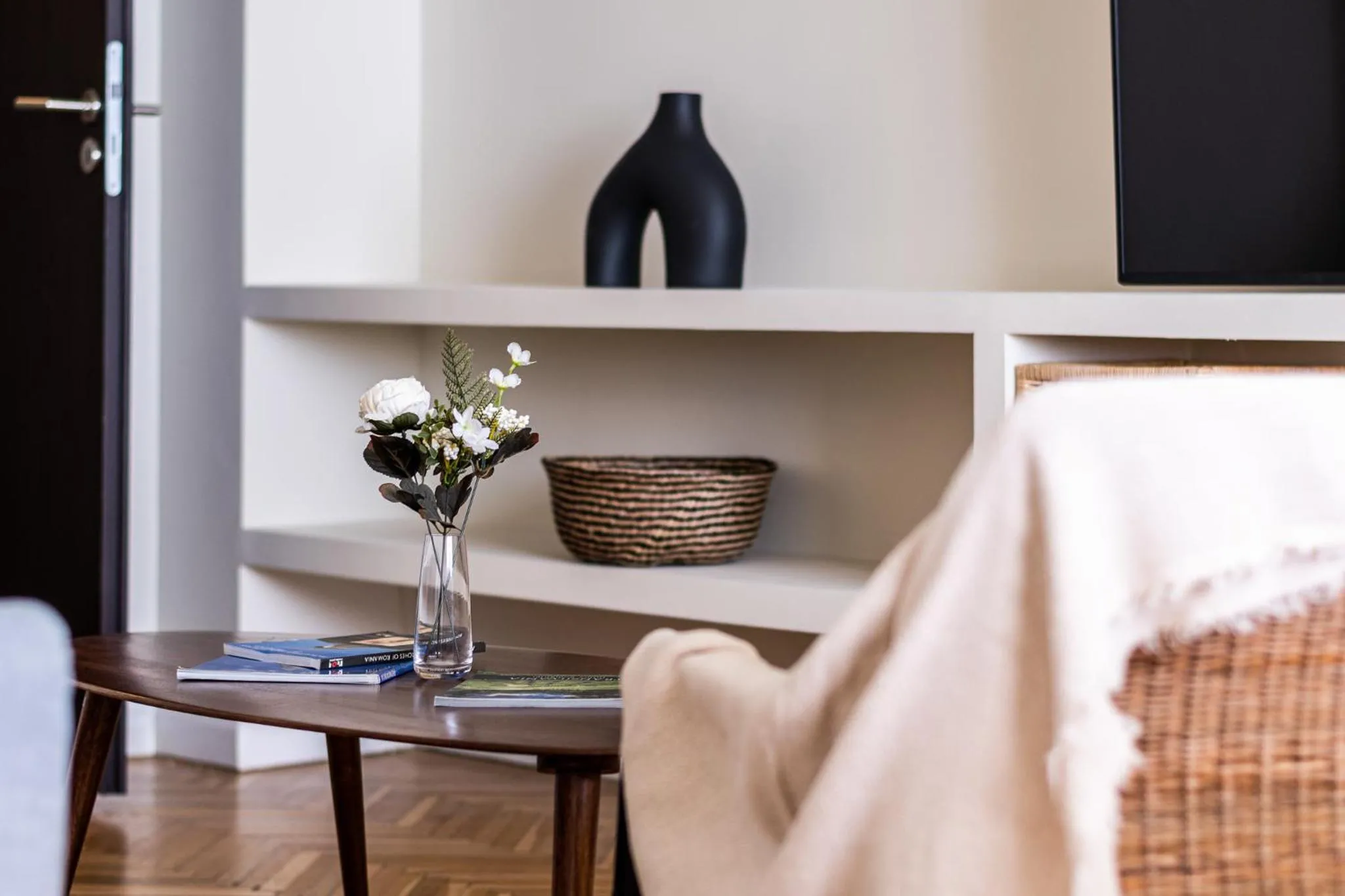 Unirii Center Apartments by Olala Homes