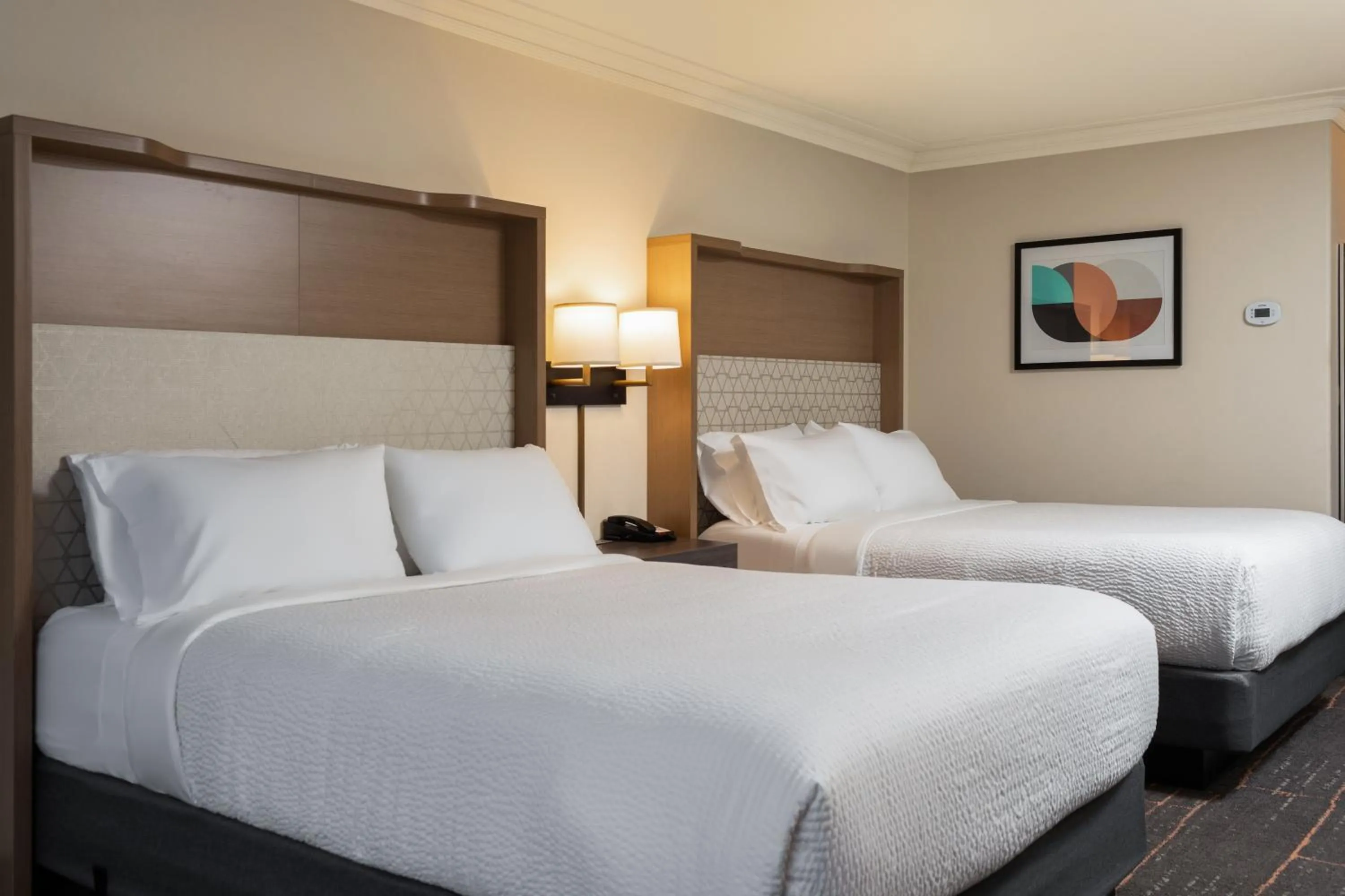 Bed in Holiday Inn Victoria - Elk Lake by IHG