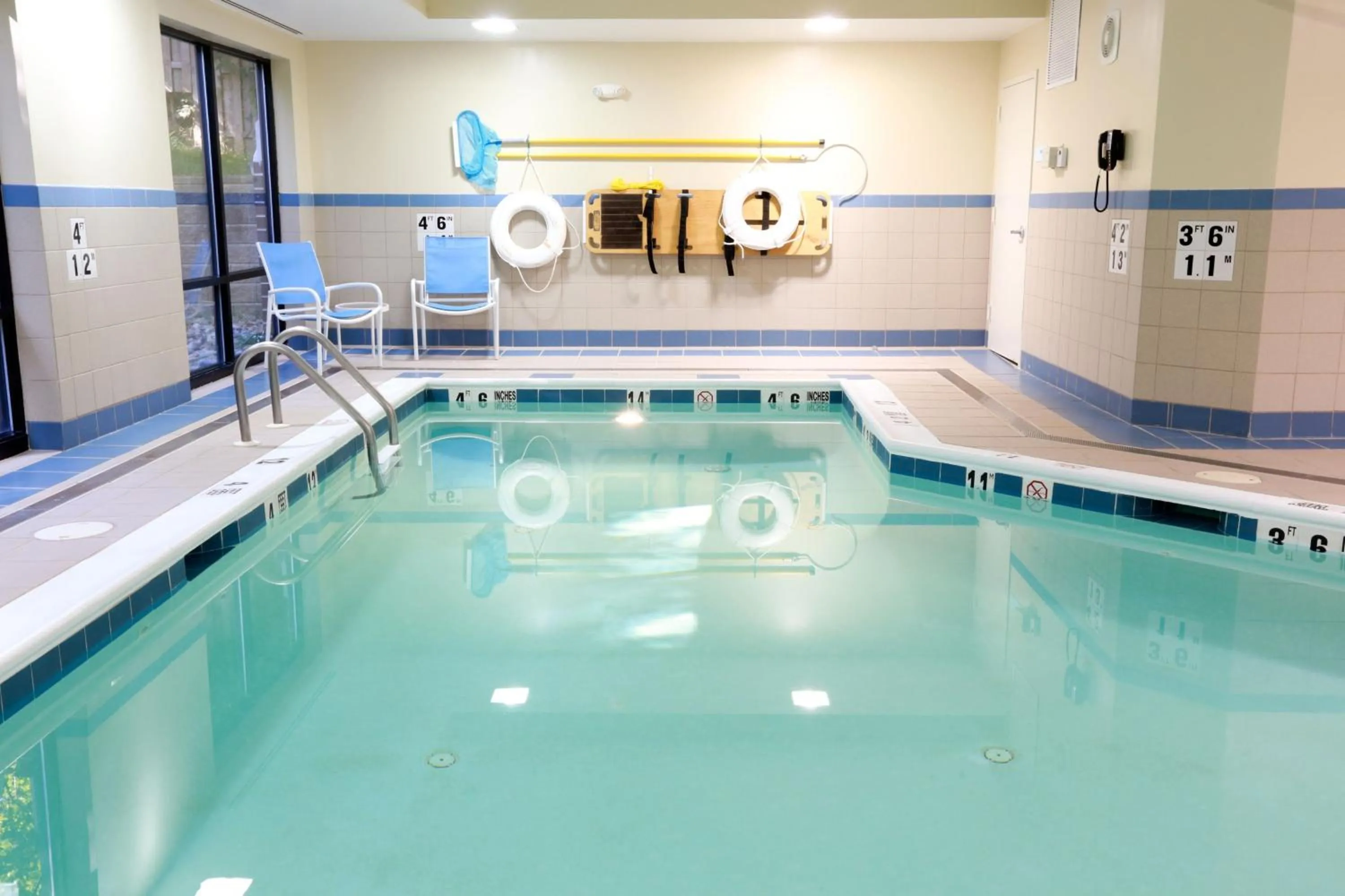 Swimming pool in Holiday Inn Express Hotel & Suites West Chester by IHG