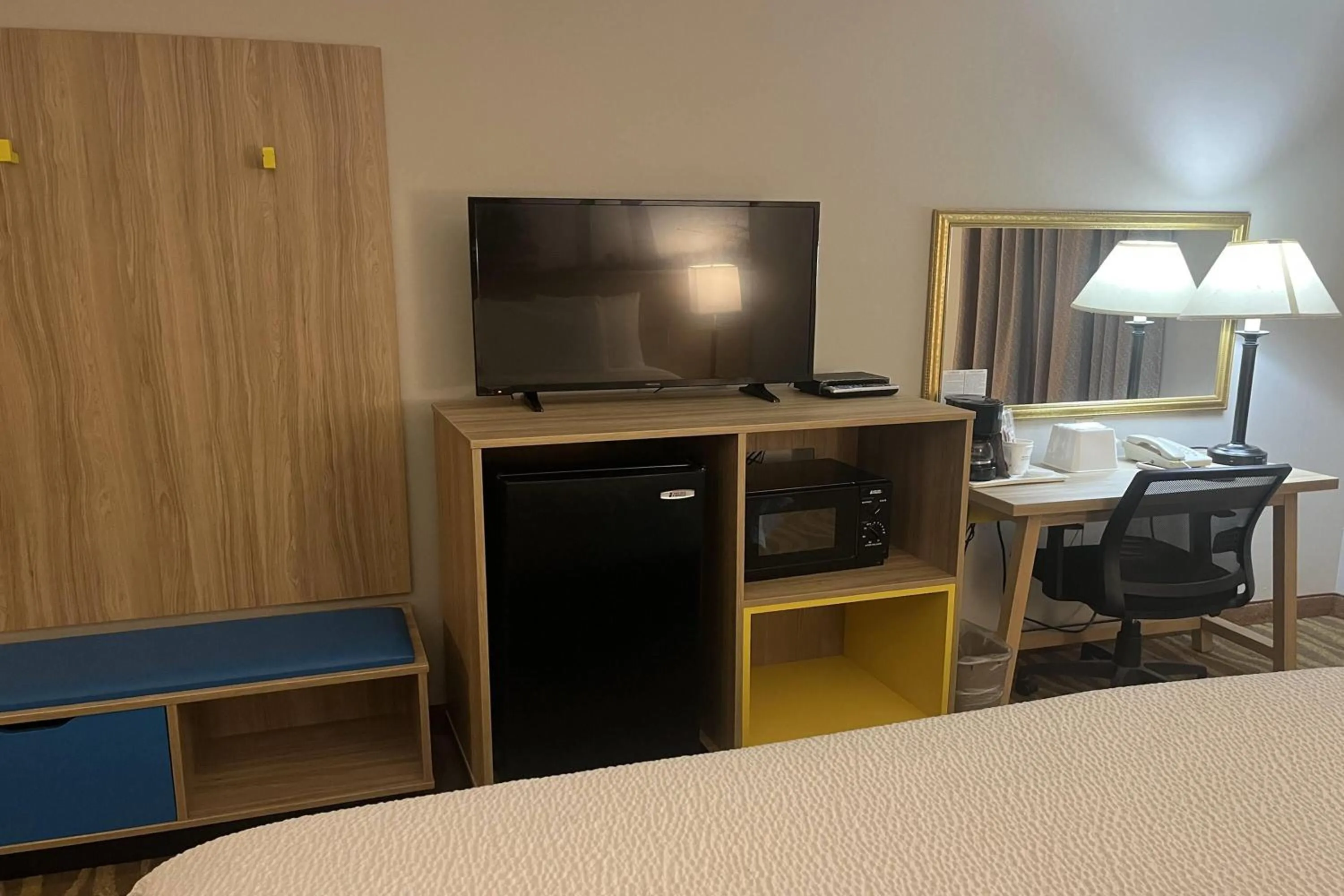 Photo of the whole room, Bed in Days Inn & Suites by Wyndham Cuba