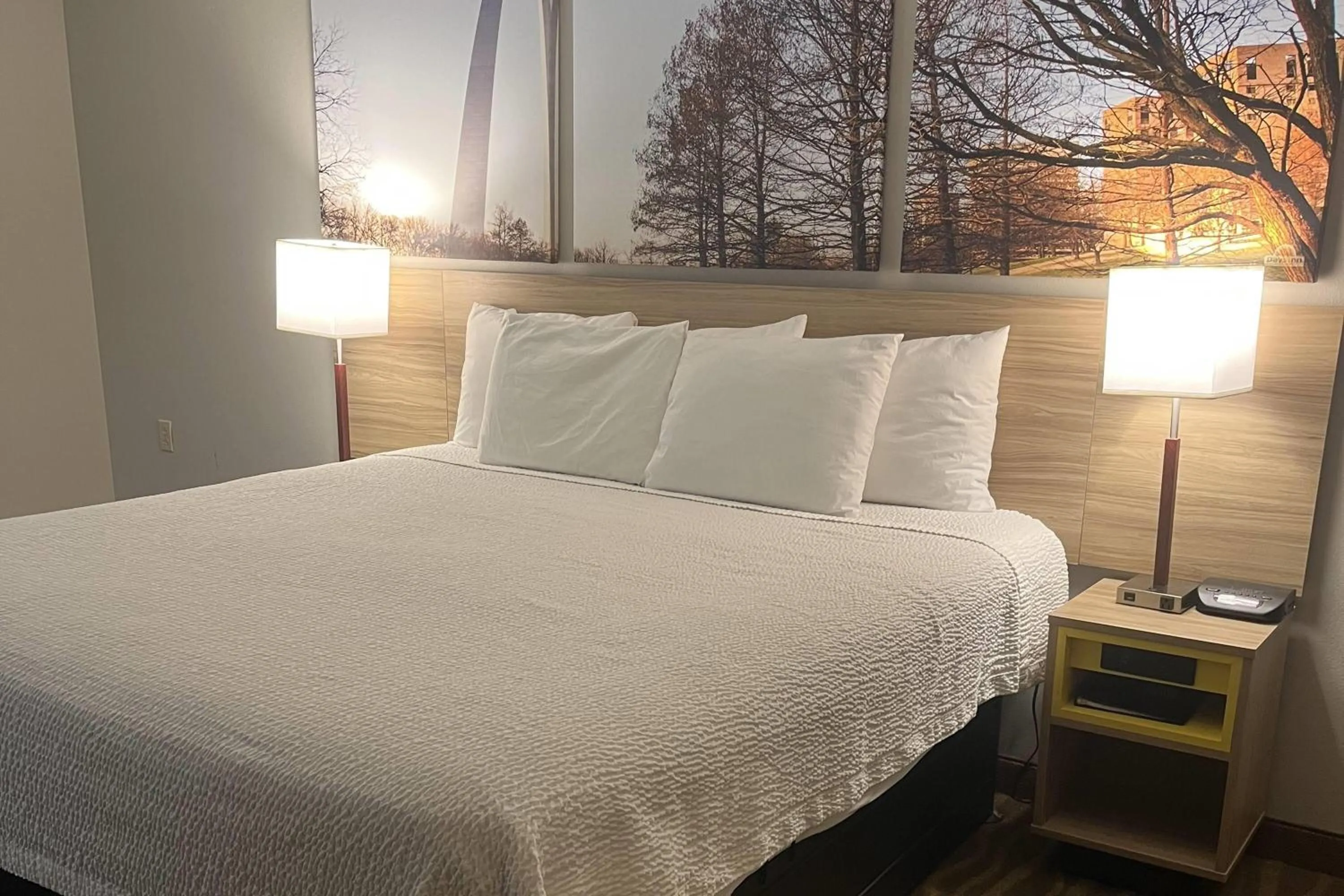 Photo of the whole room, Bed in Days Inn & Suites by Wyndham Cuba