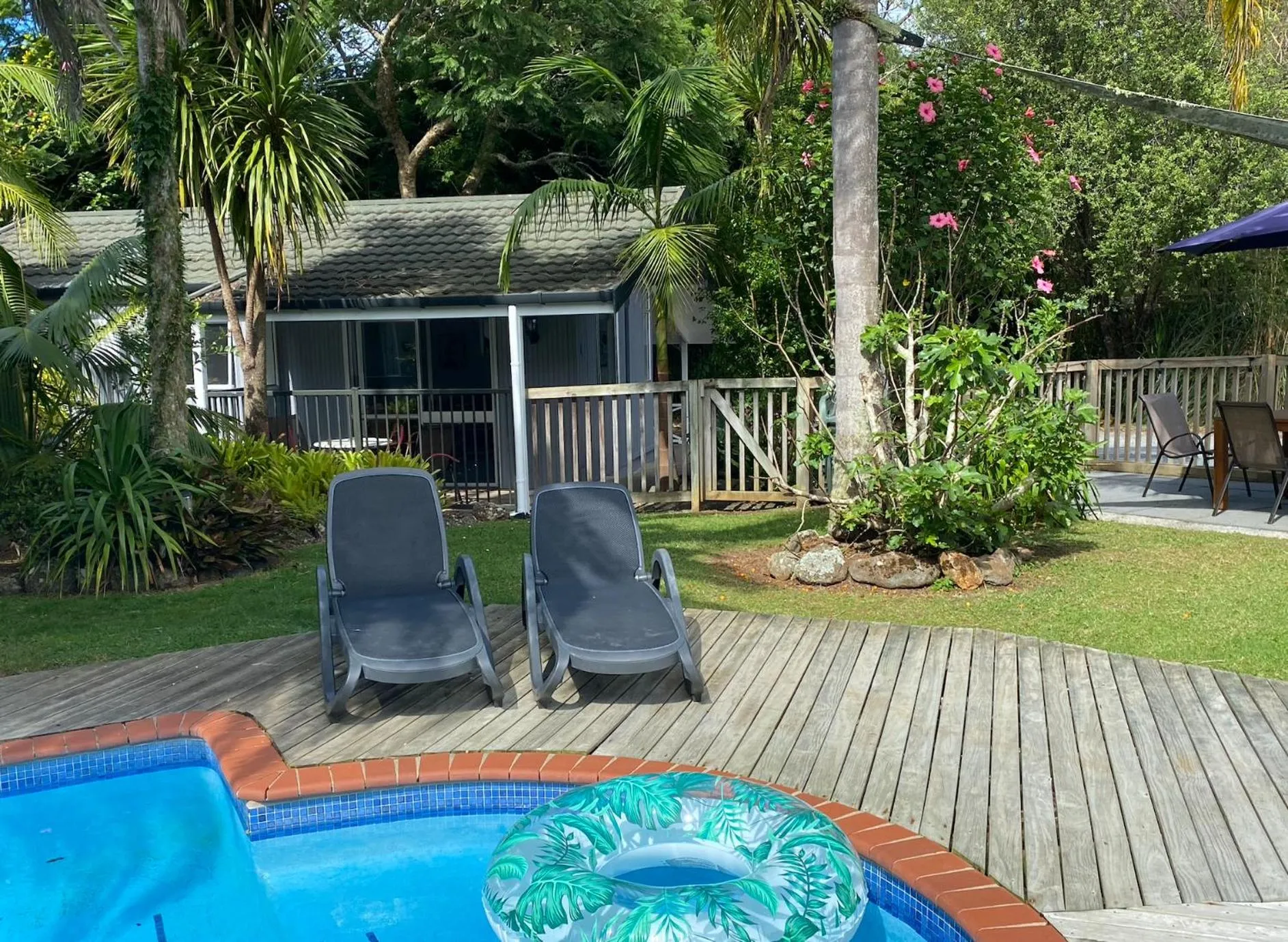 Colonial House Motel