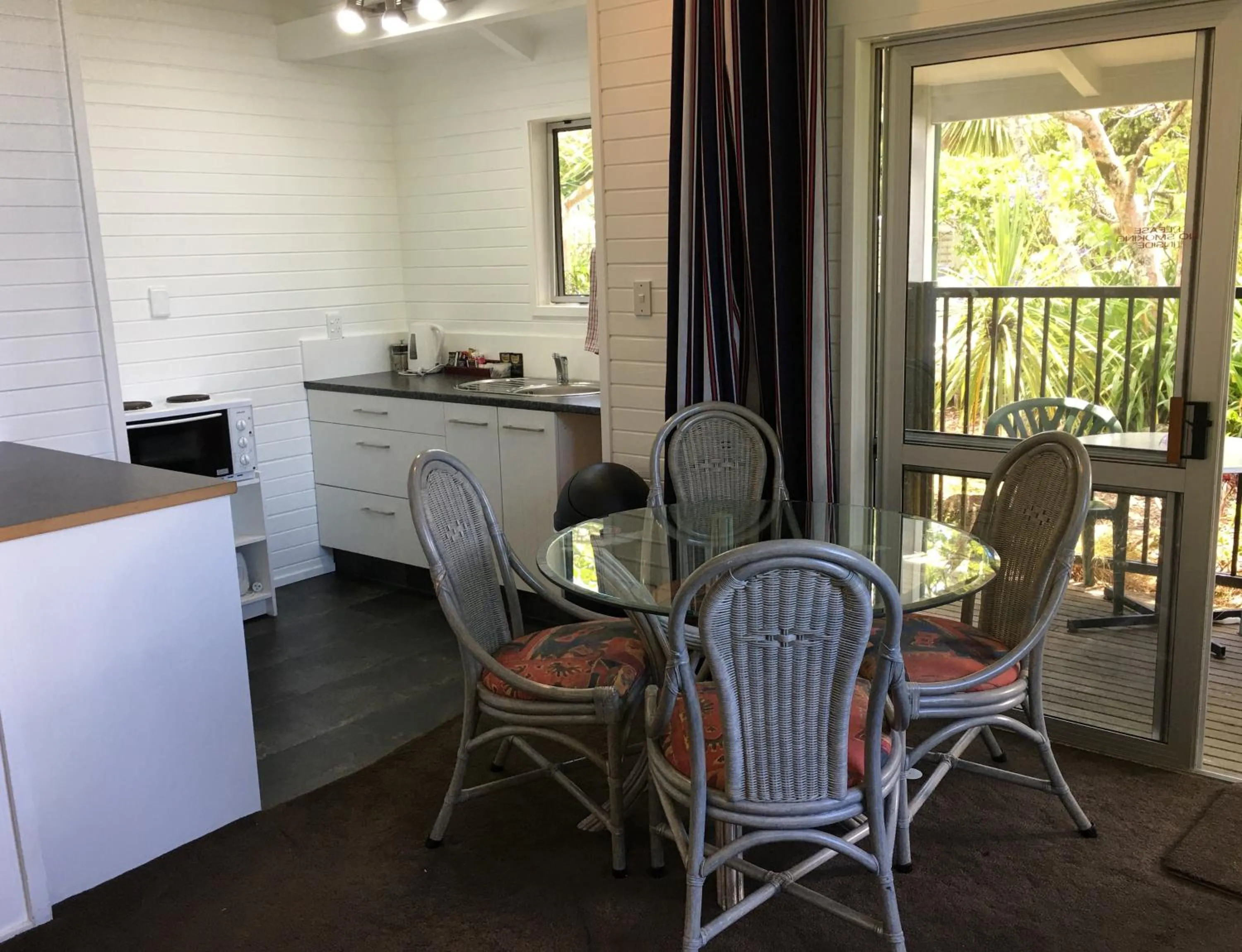 Colonial House Motel