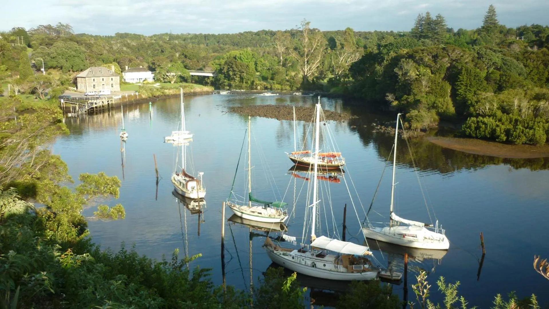 Natural landscape in Colonial House Motel