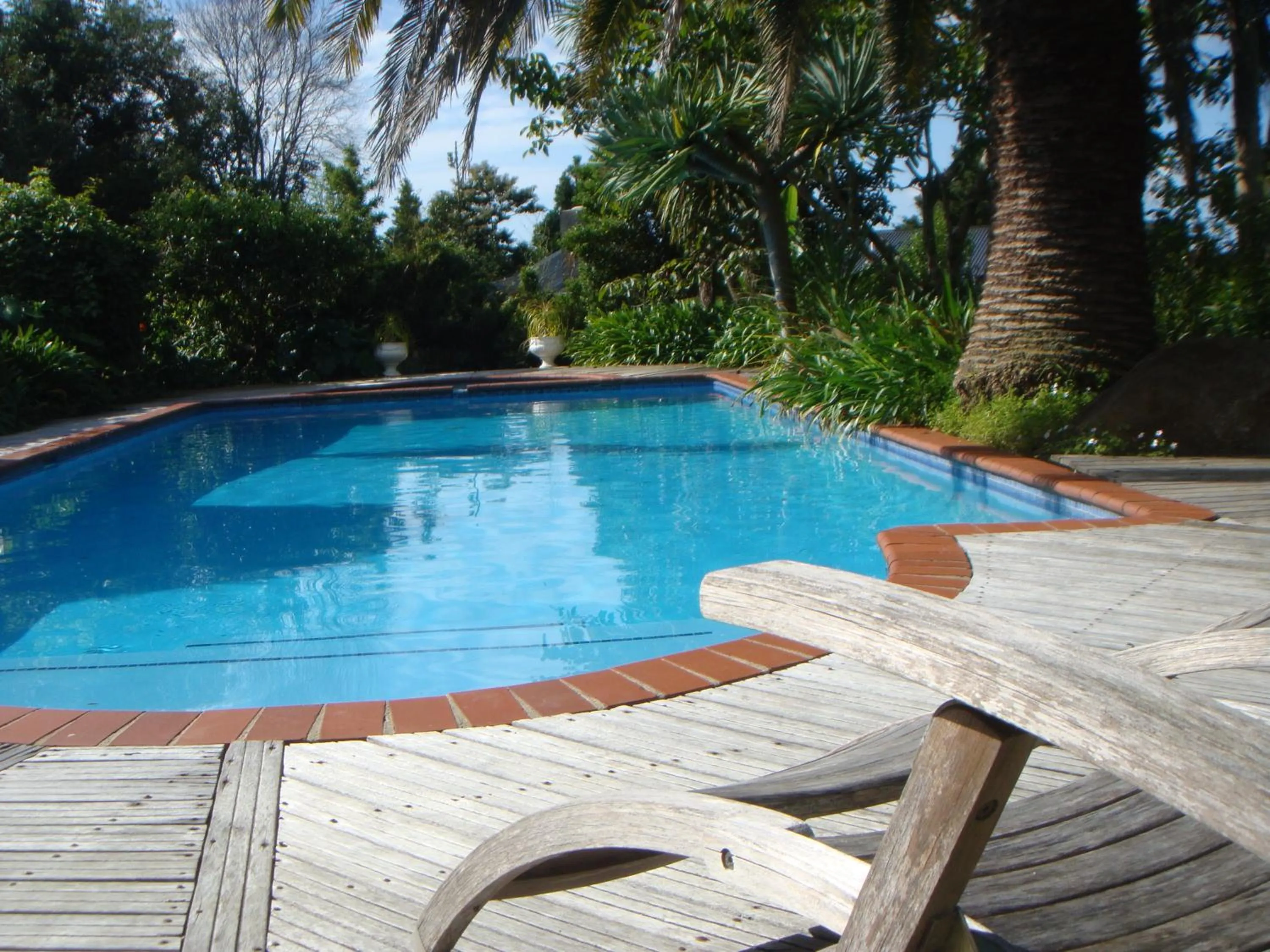 Colonial House Motel