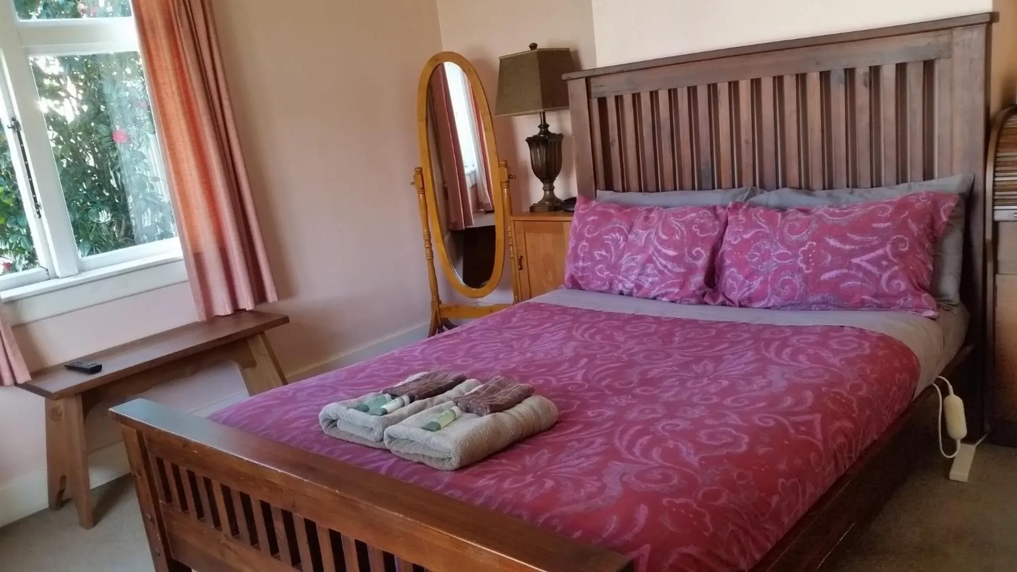 Photo of the whole room, Bed in Designer Cottage