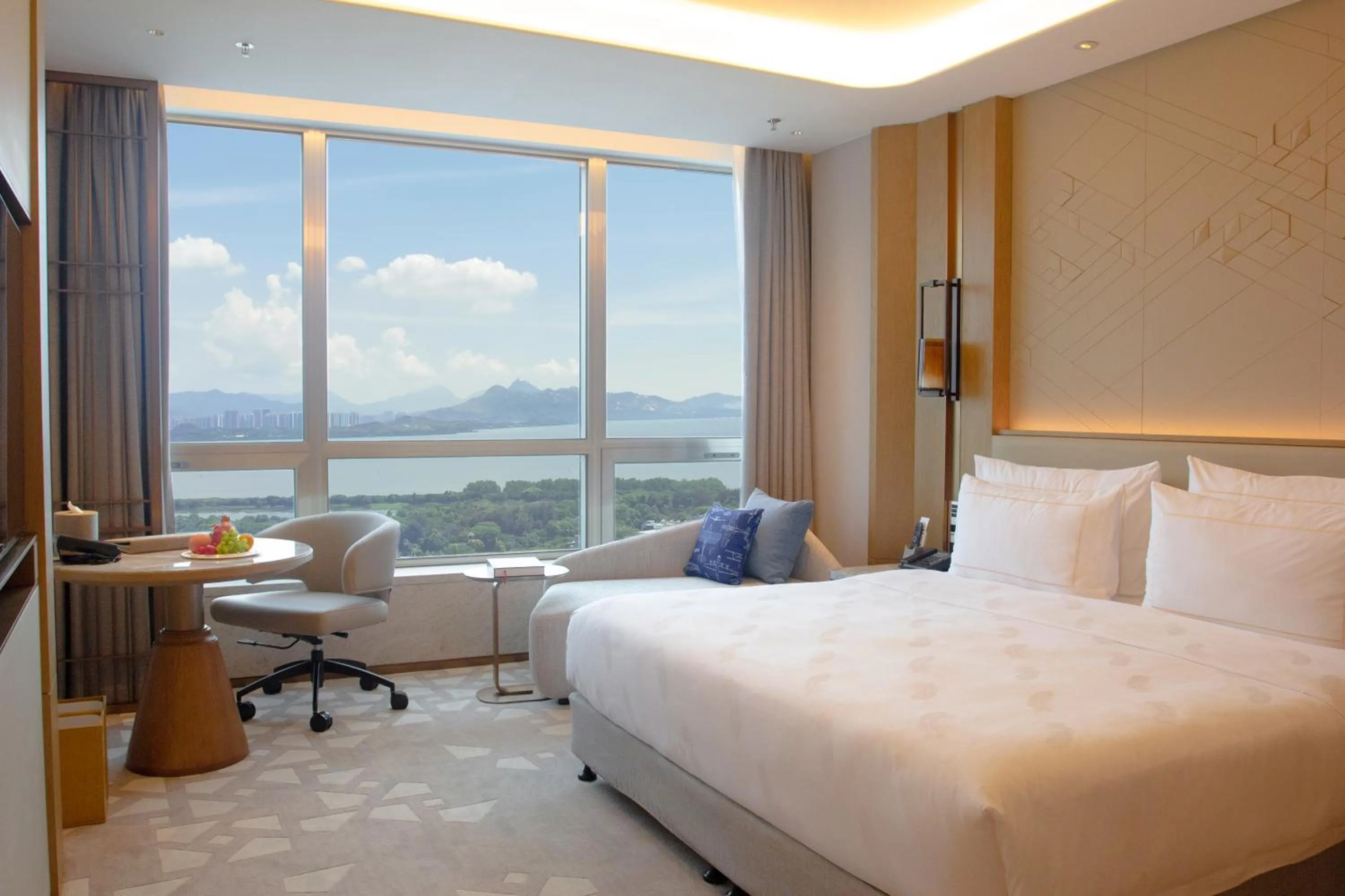 Bed in Shenzhenair International Hotel