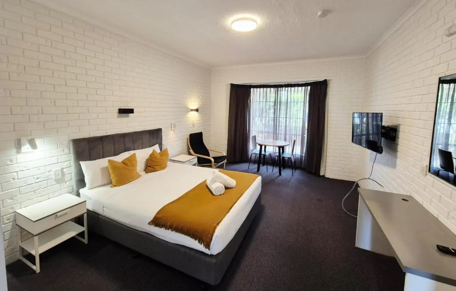 Standard Queen Room in Twofold Bay Motor Inn Standard Queen Room in Twofold Bay Motor Inn