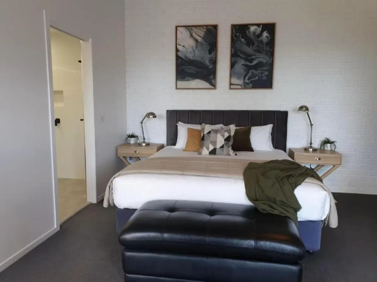 Bed in Twofold Bay Motor Inn