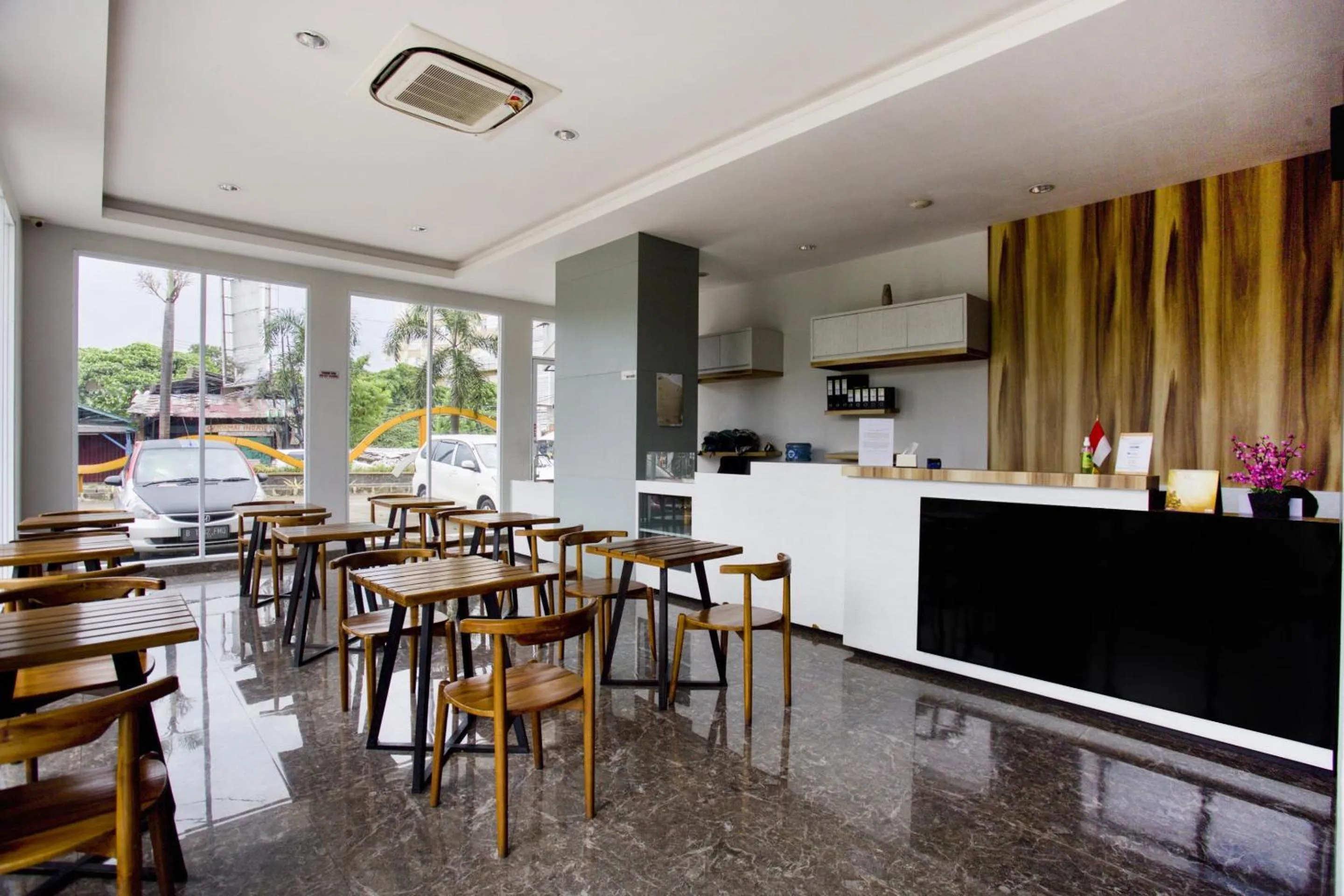 Lobby or reception in Collection O Bekasi Timur Near Gedung Juang Formerly Regia Tambun