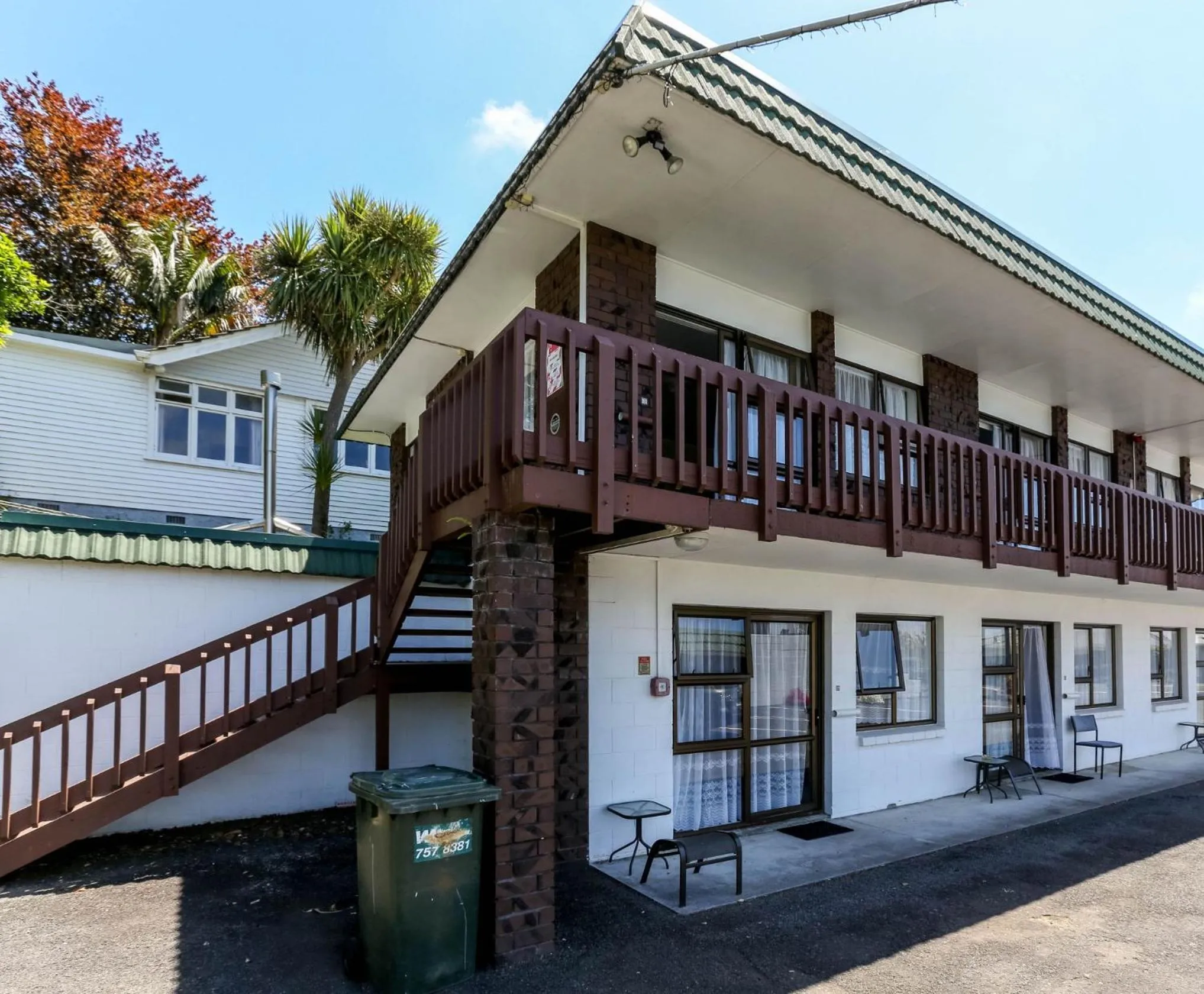 Property building in Flamingo Motel
