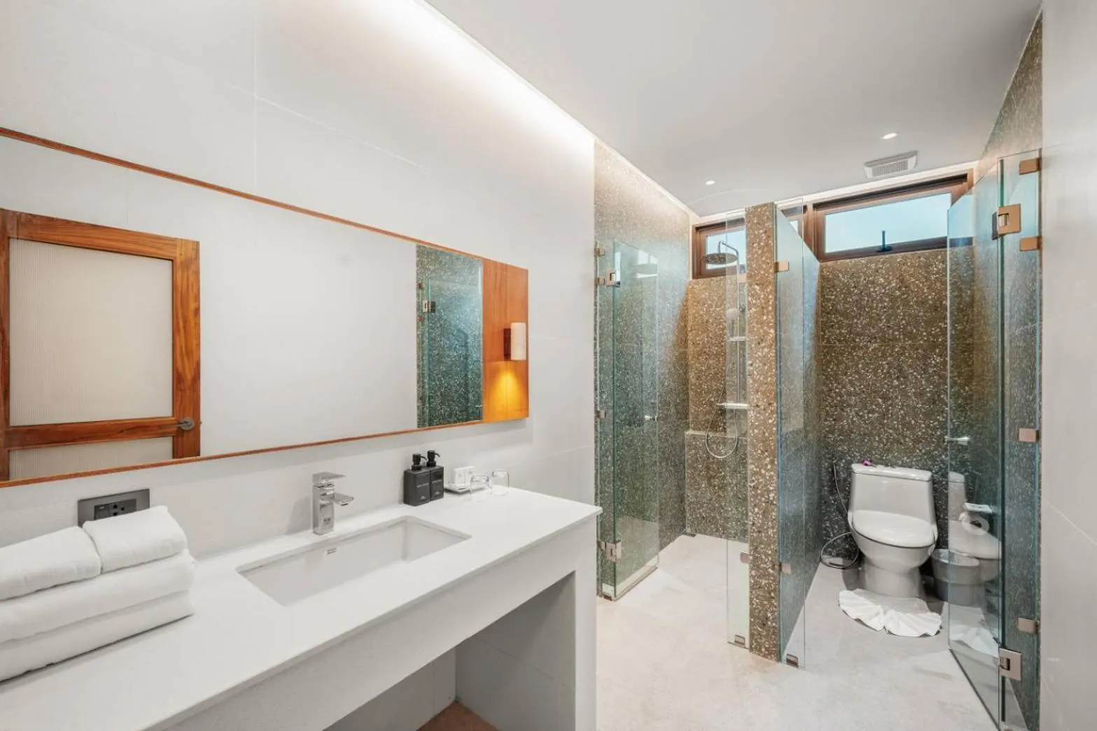 Shower in Baan Chaweng Beach Resort & Spa - SHA Extra Plus