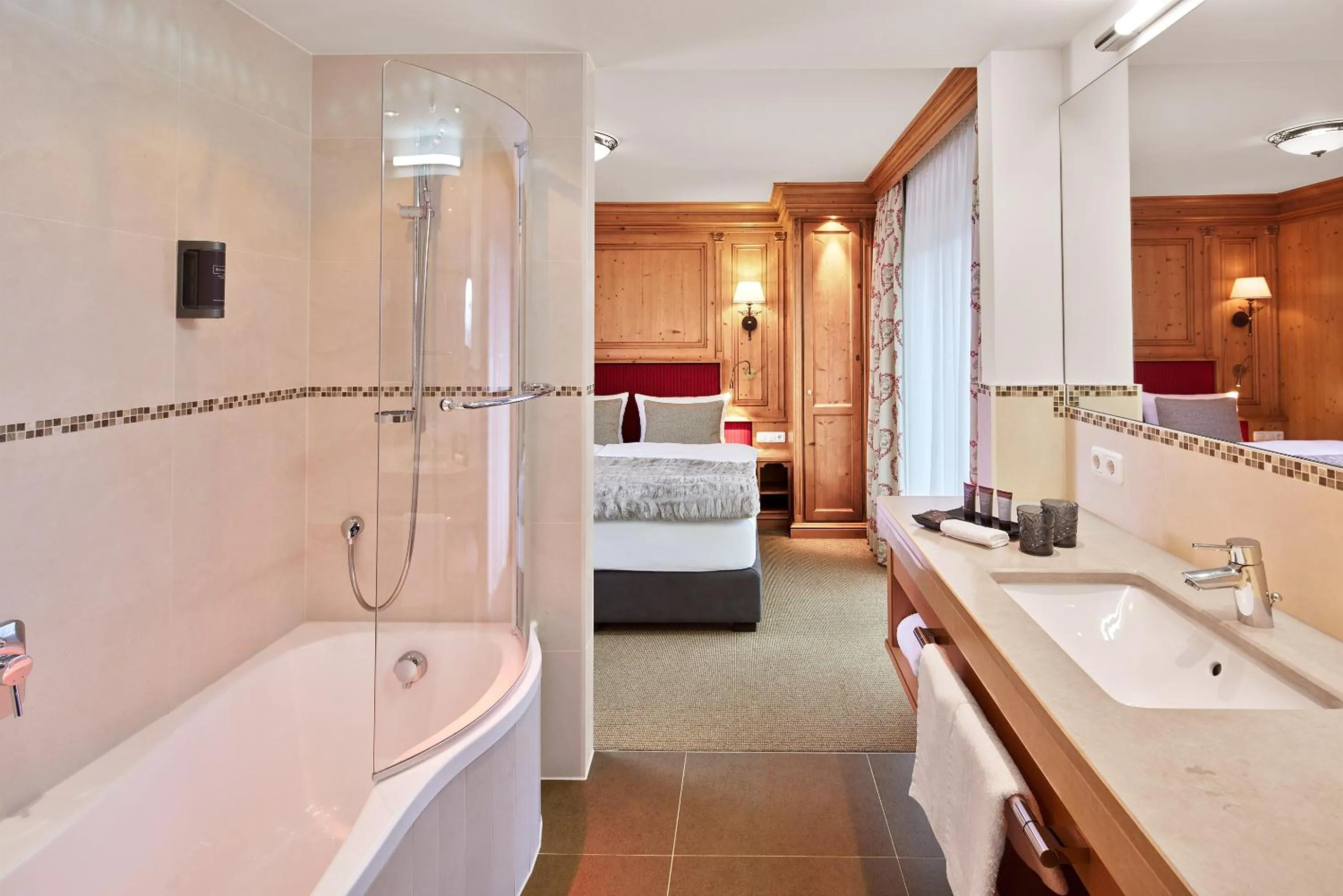 Photo of the whole room, Bed in Hotel Gletscherblick