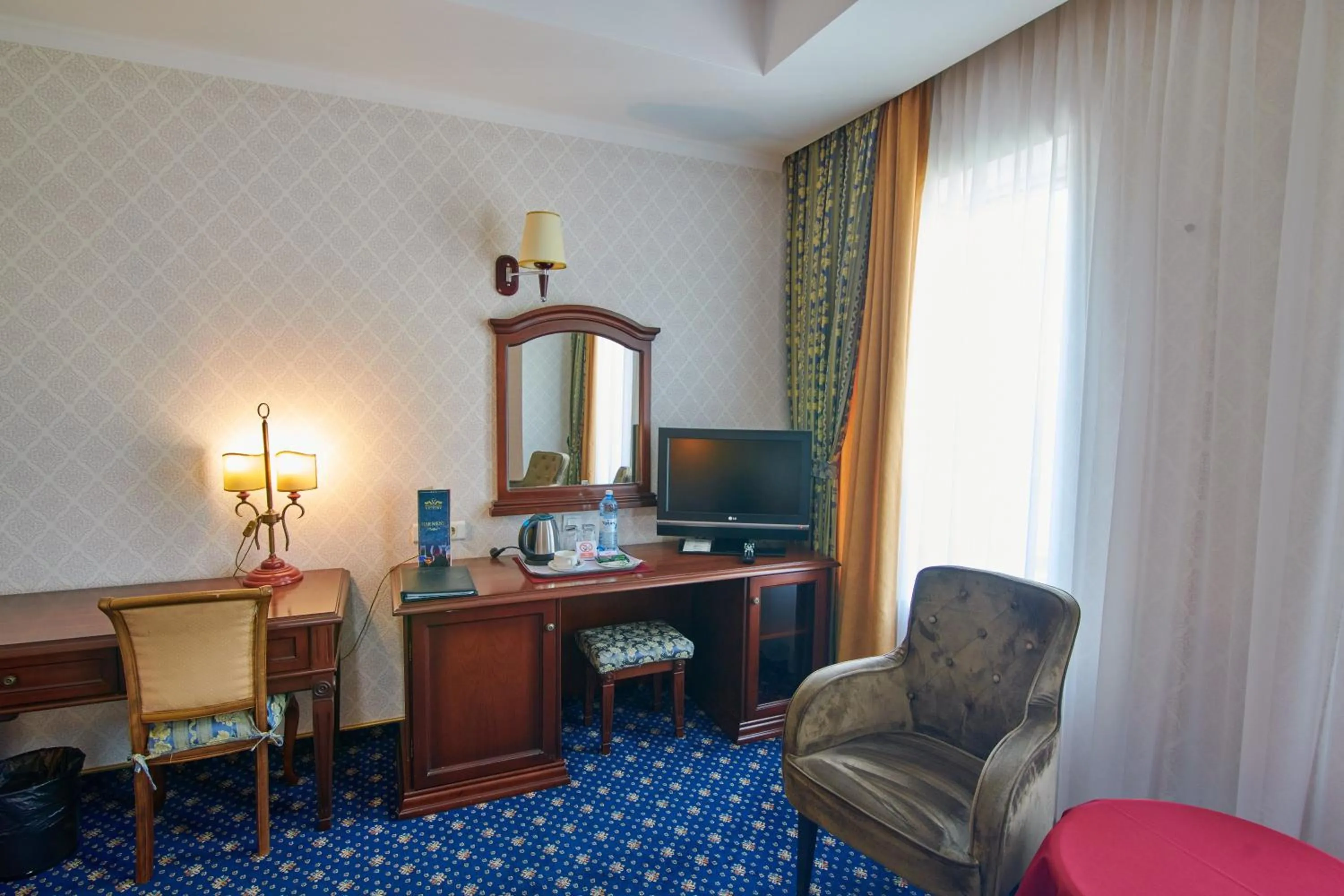 TV and multimedia in Grand Hotel Victory
