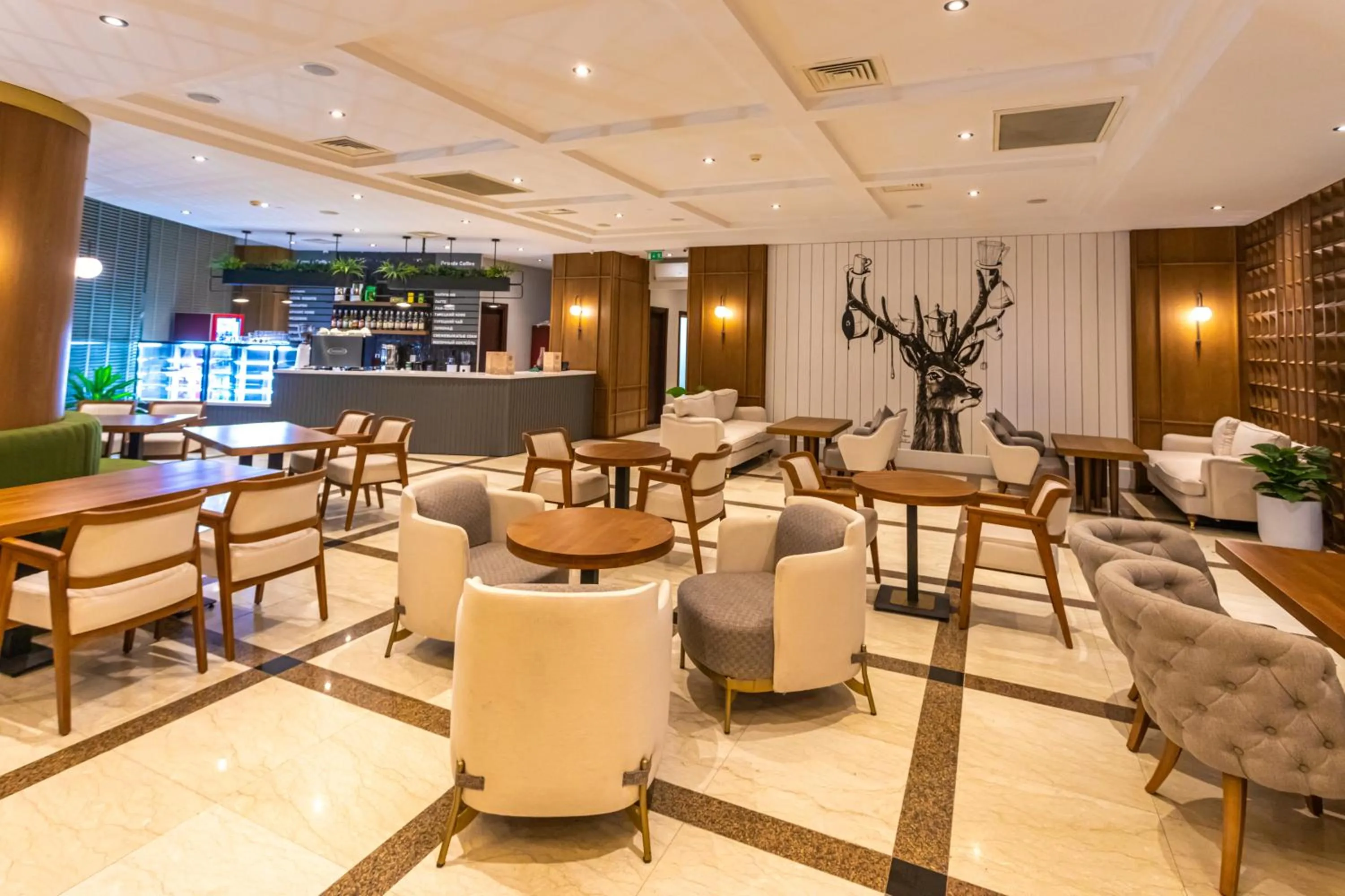 Restaurant/places to eat in Grand Hotel Victory