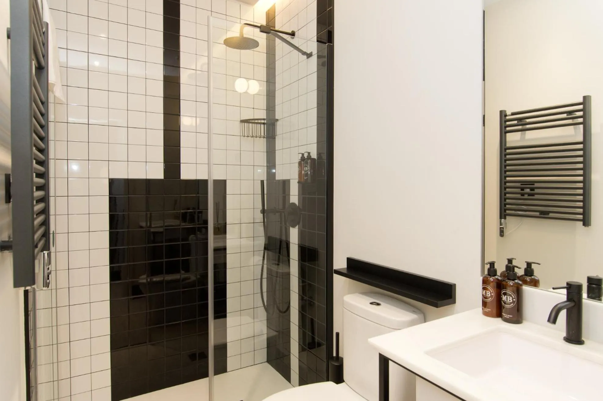 Shower in Amor de Dios 17 Boutique Apartments