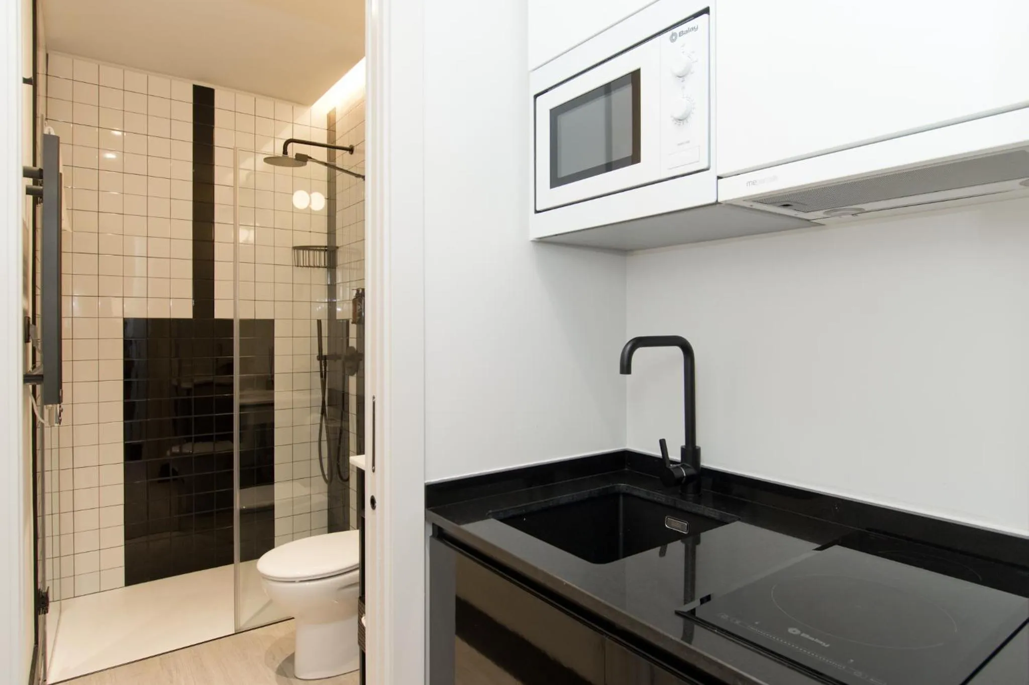 Shower in Amor de Dios 17 Boutique Apartments