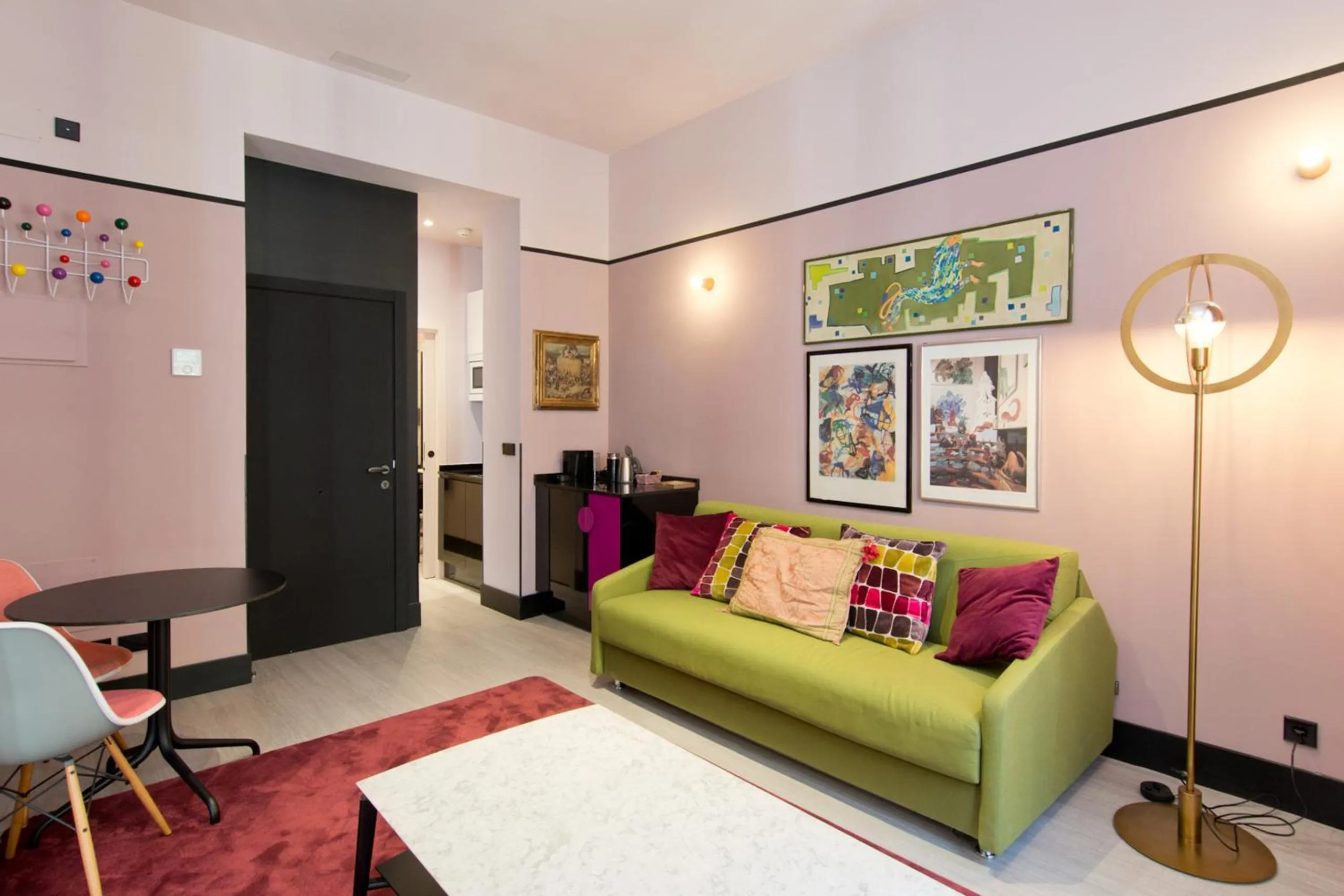 Communal lounge/ TV room in Amor de Dios 17 Boutique Apartments