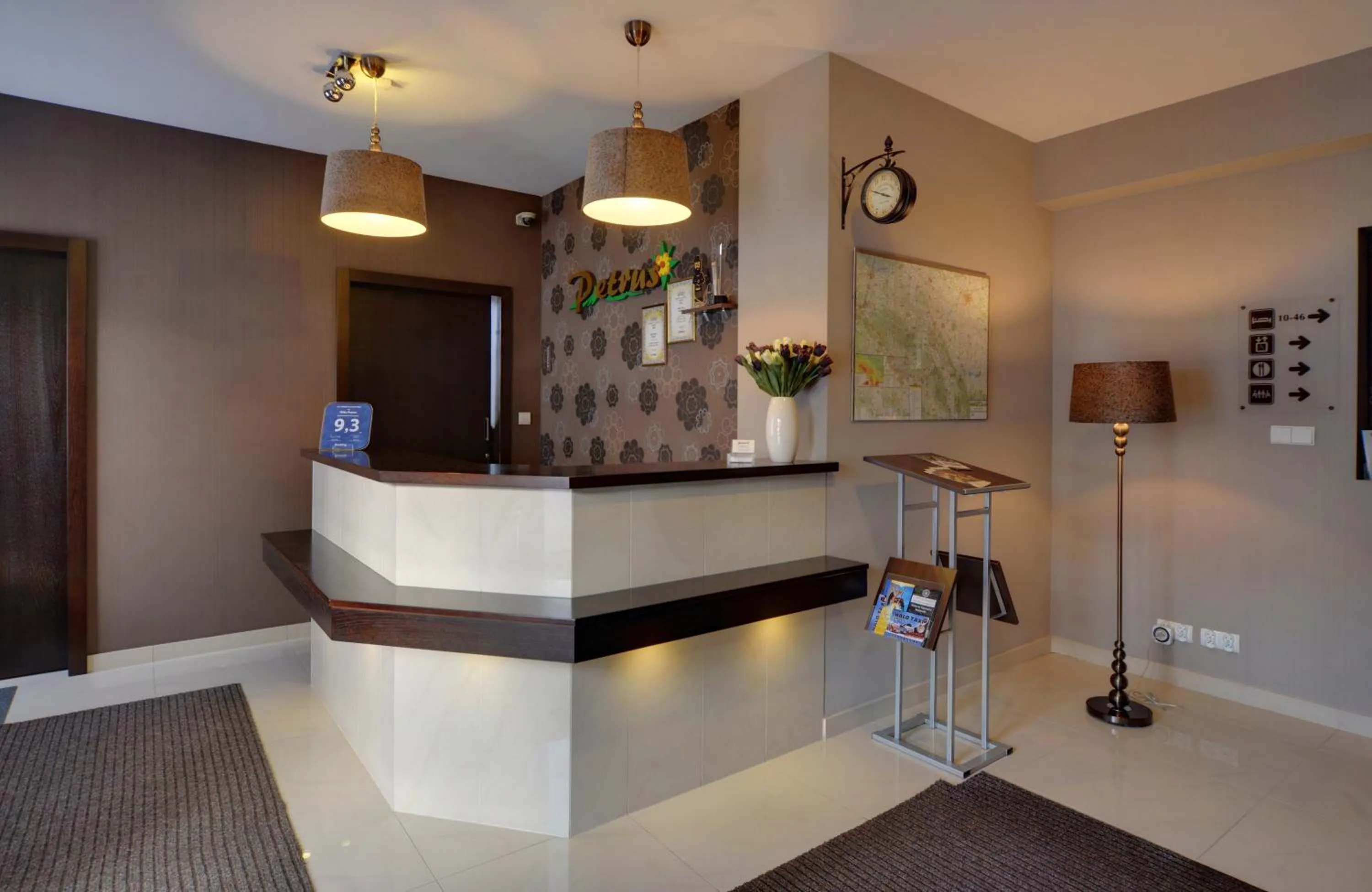 Property building in Willa Petrus