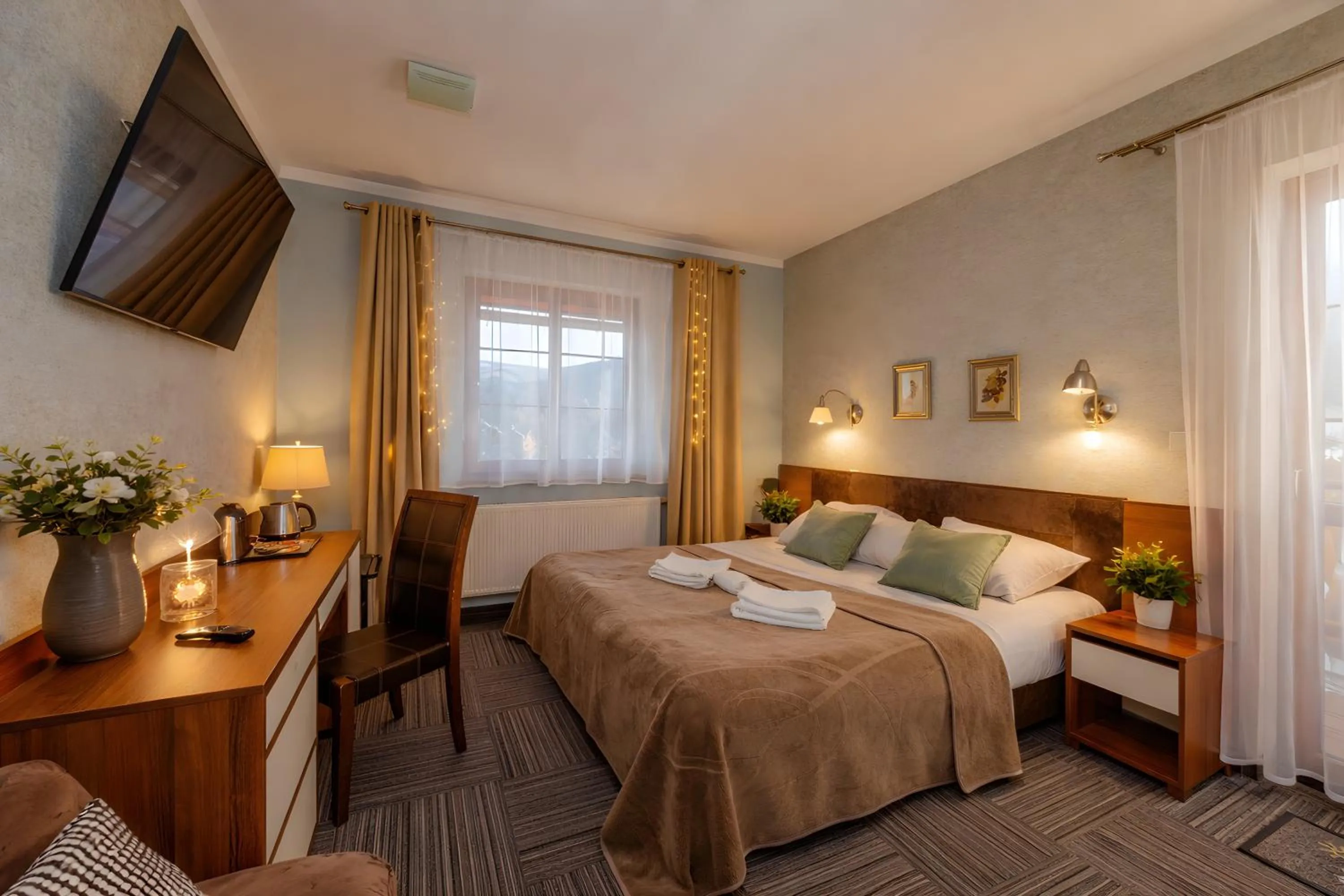 TV and multimedia, Bed in WILLA PETRUS - CENTRUM BALKONY WINDA ŚNIADANIA RELAKS I WYGODa