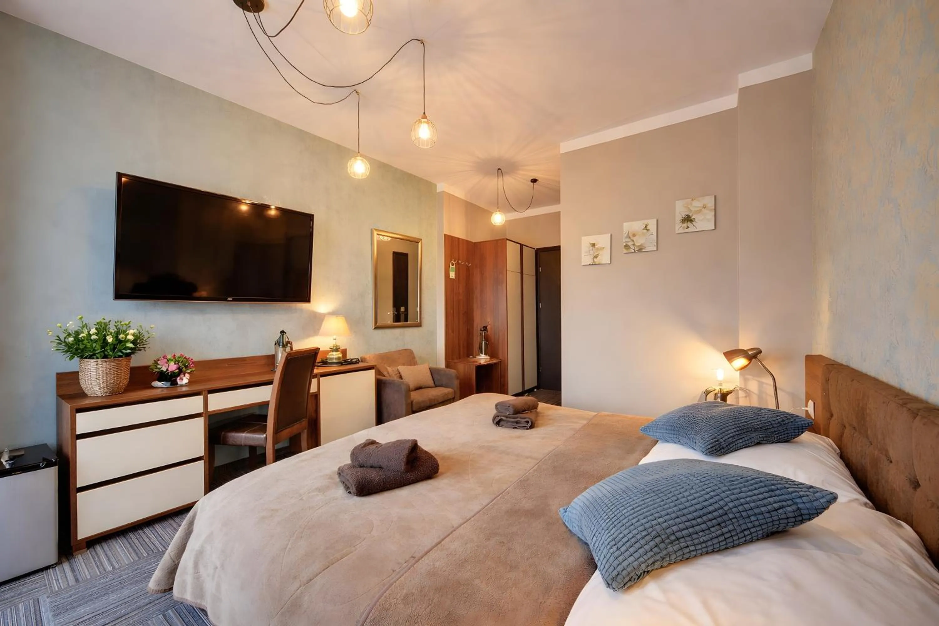 TV and multimedia, Bed in WILLA PETRUS - CENTRUM BALKONY WINDA ŚNIADANIA RELAKS I WYGODa