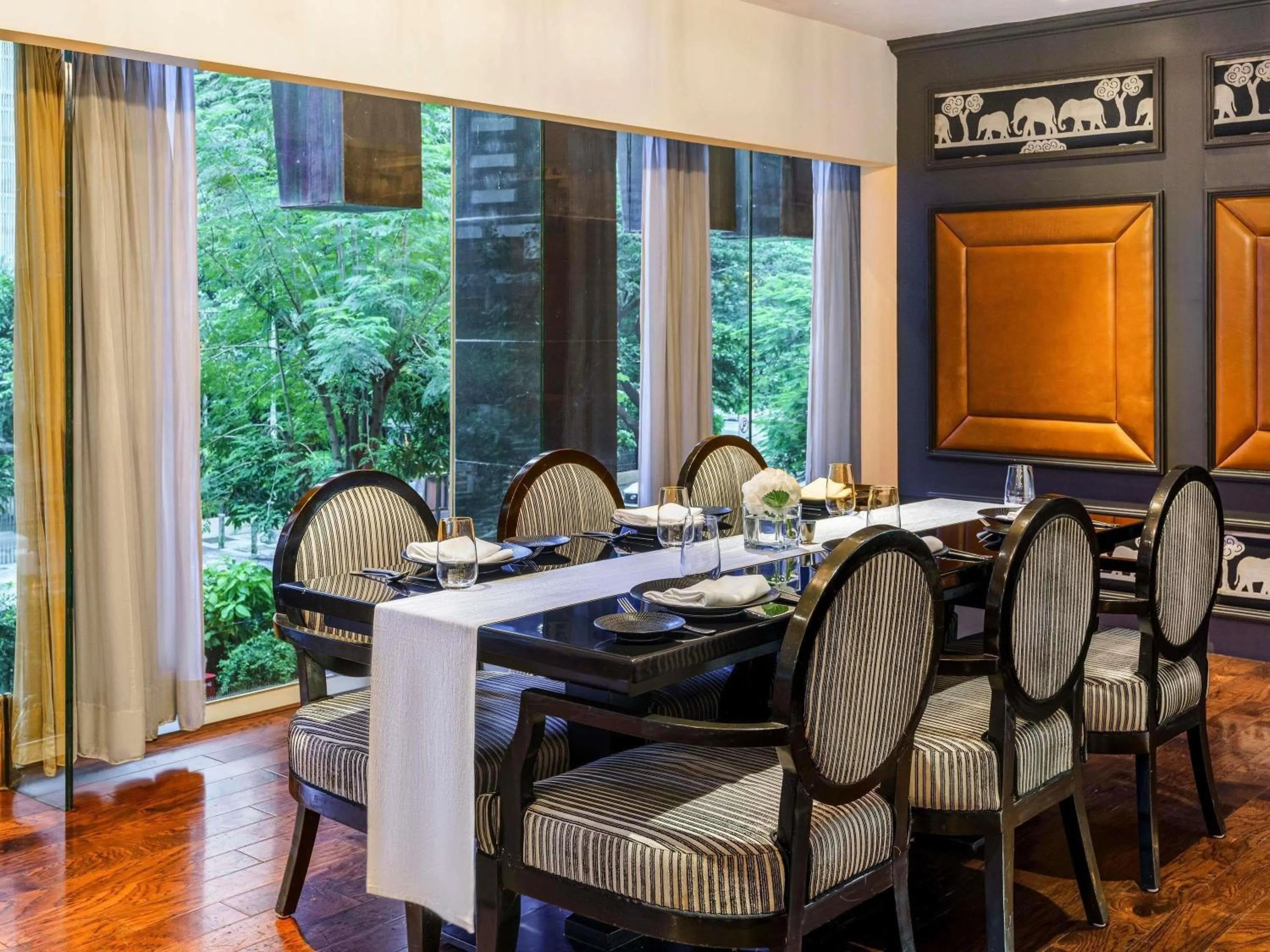 Restaurant/places to eat in Sofitel Mumbai BKC