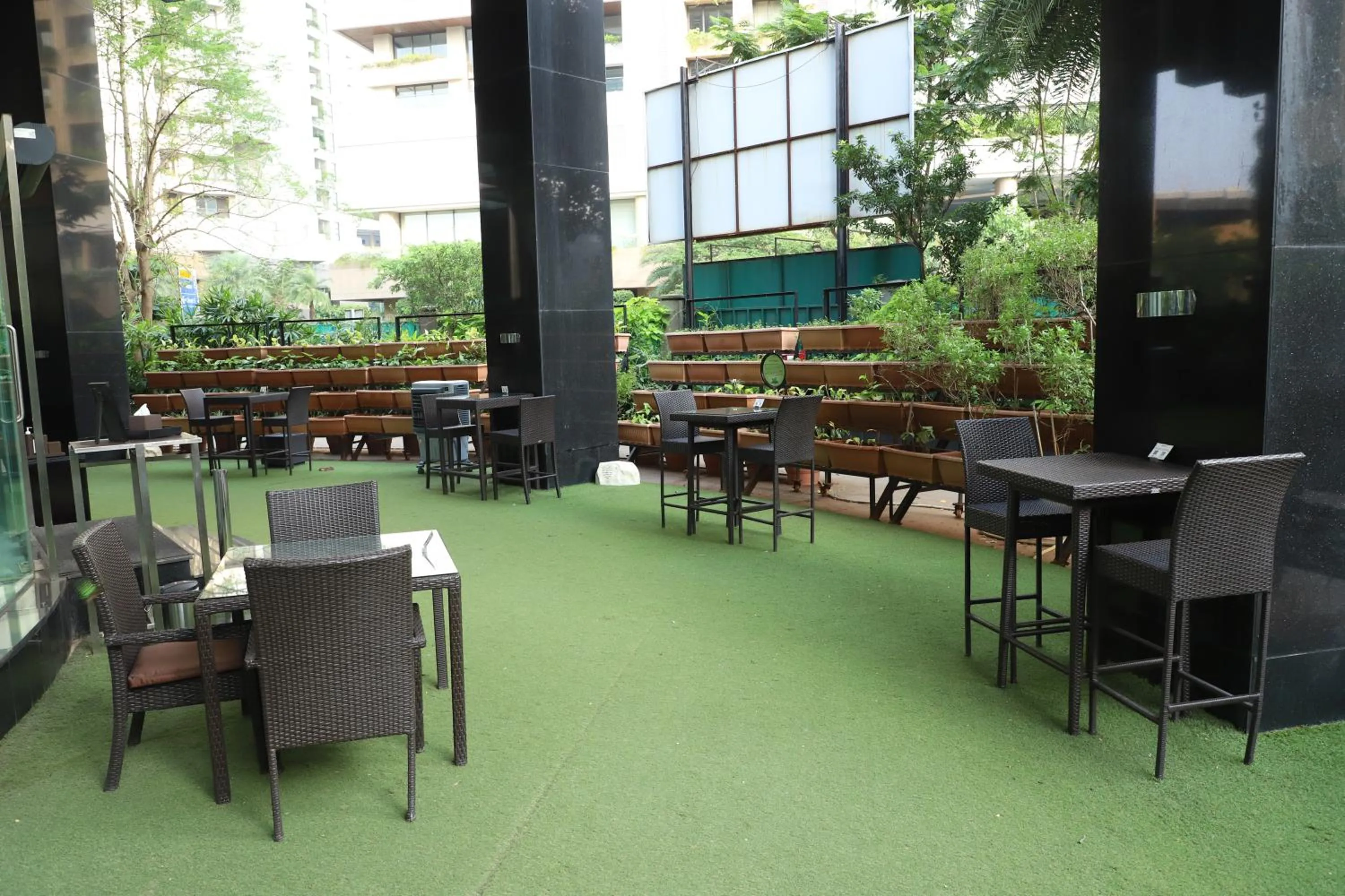 Restaurant/places to eat in Sofitel Mumbai BKC