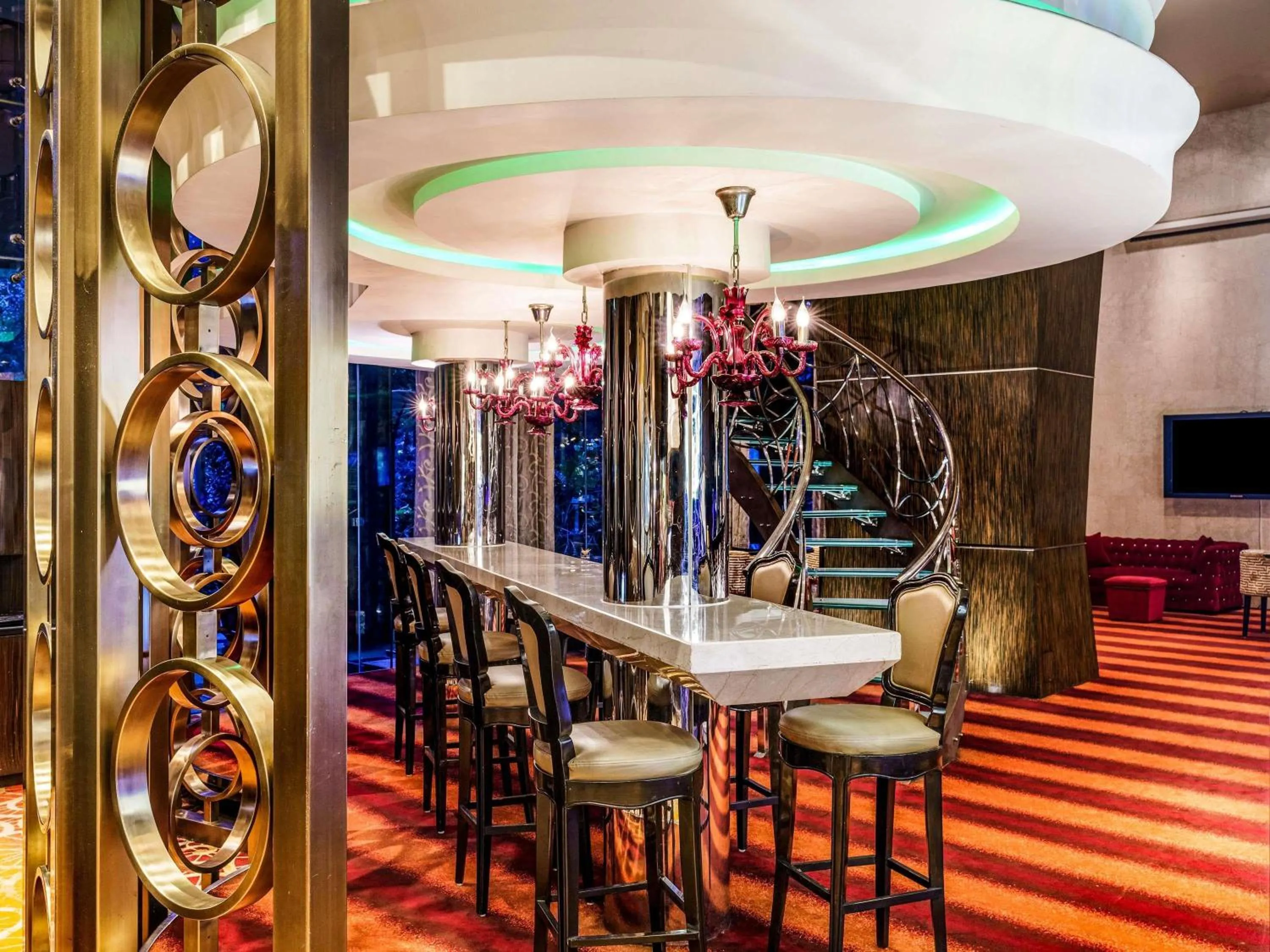 Restaurant/places to eat in Sofitel Mumbai BKC