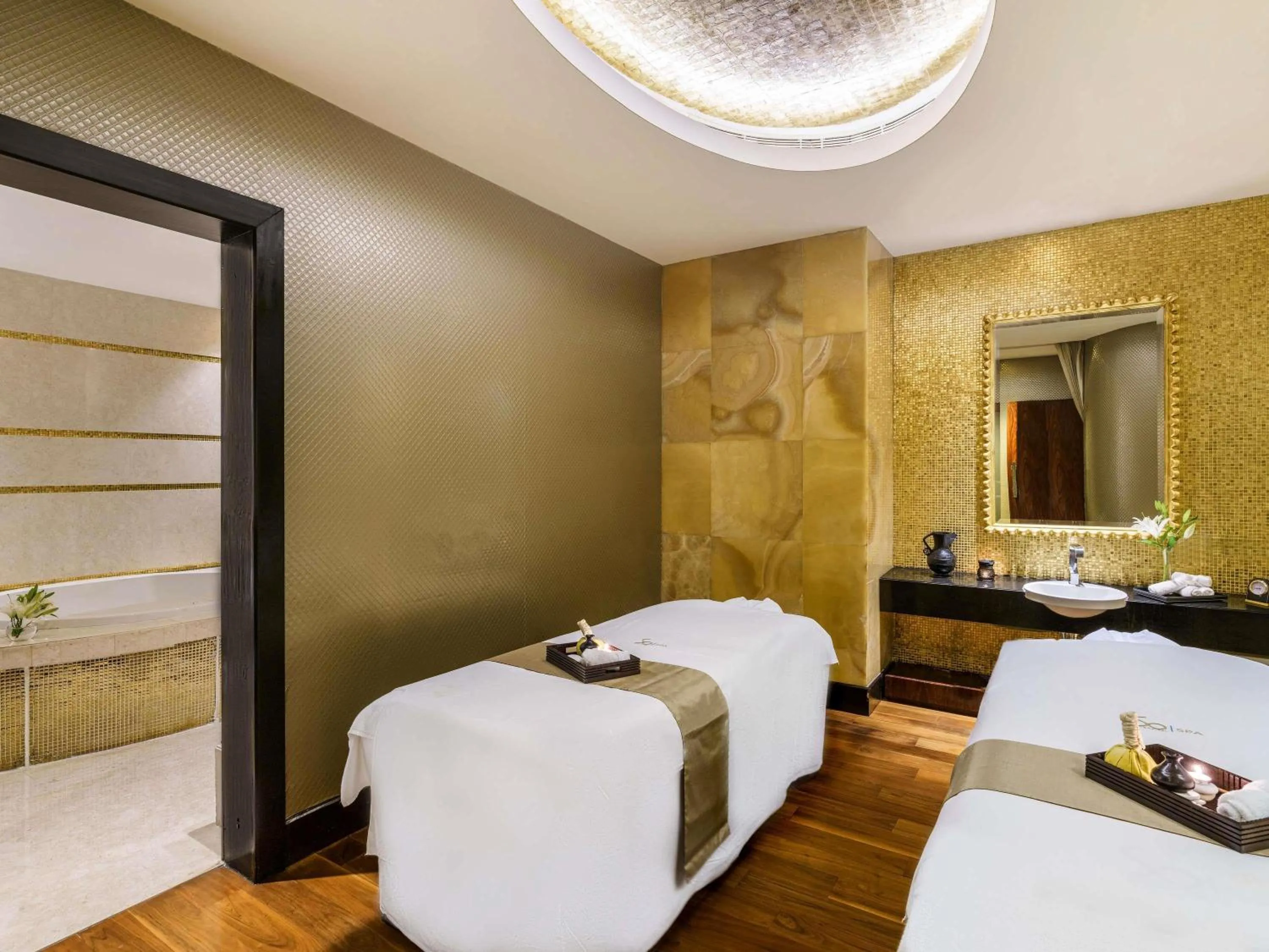 Spa and wellness centre/facilities, Bed in Sofitel Mumbai BKC