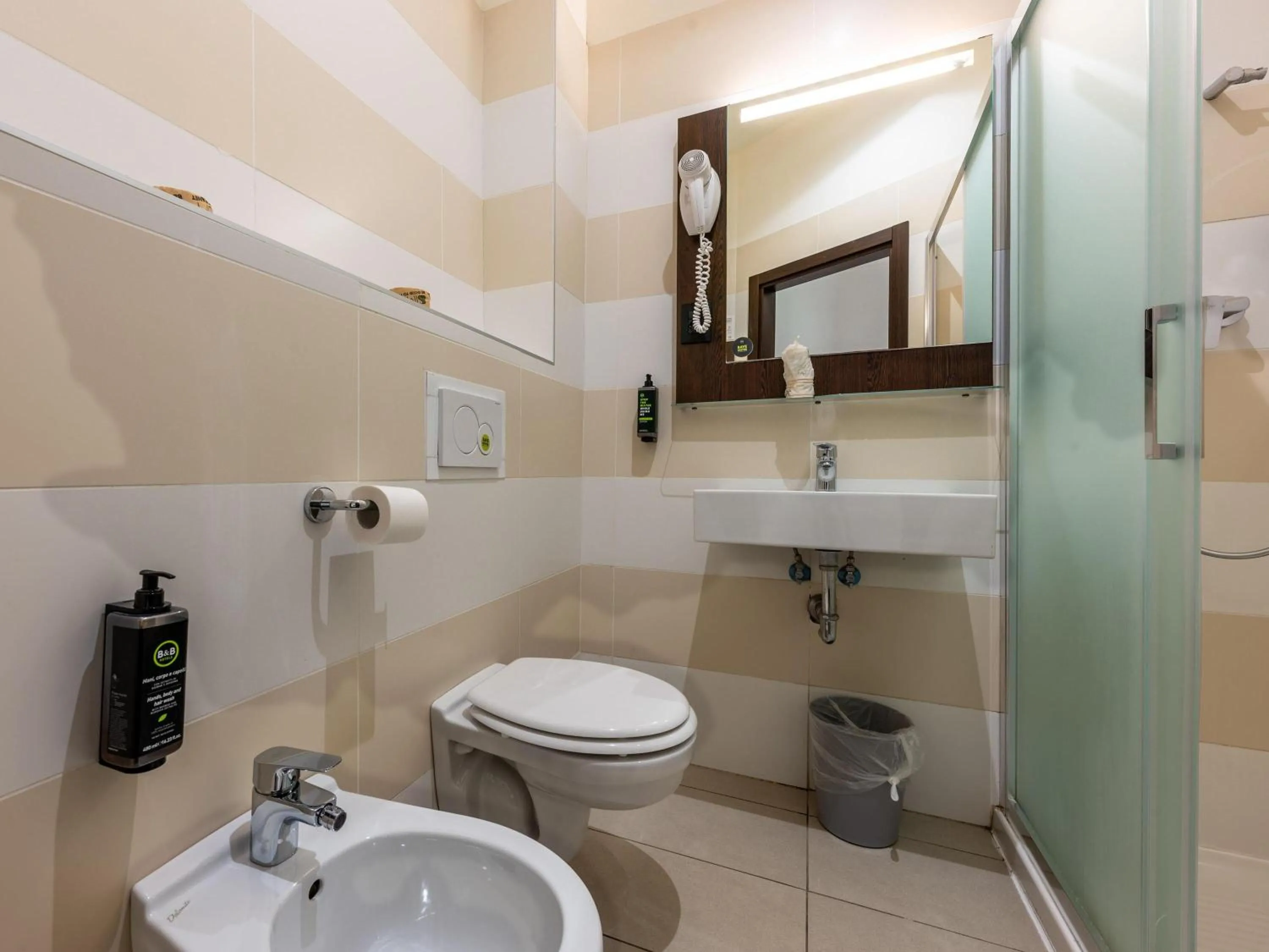 Photo of the whole room in B&B Hotel Genova Principe