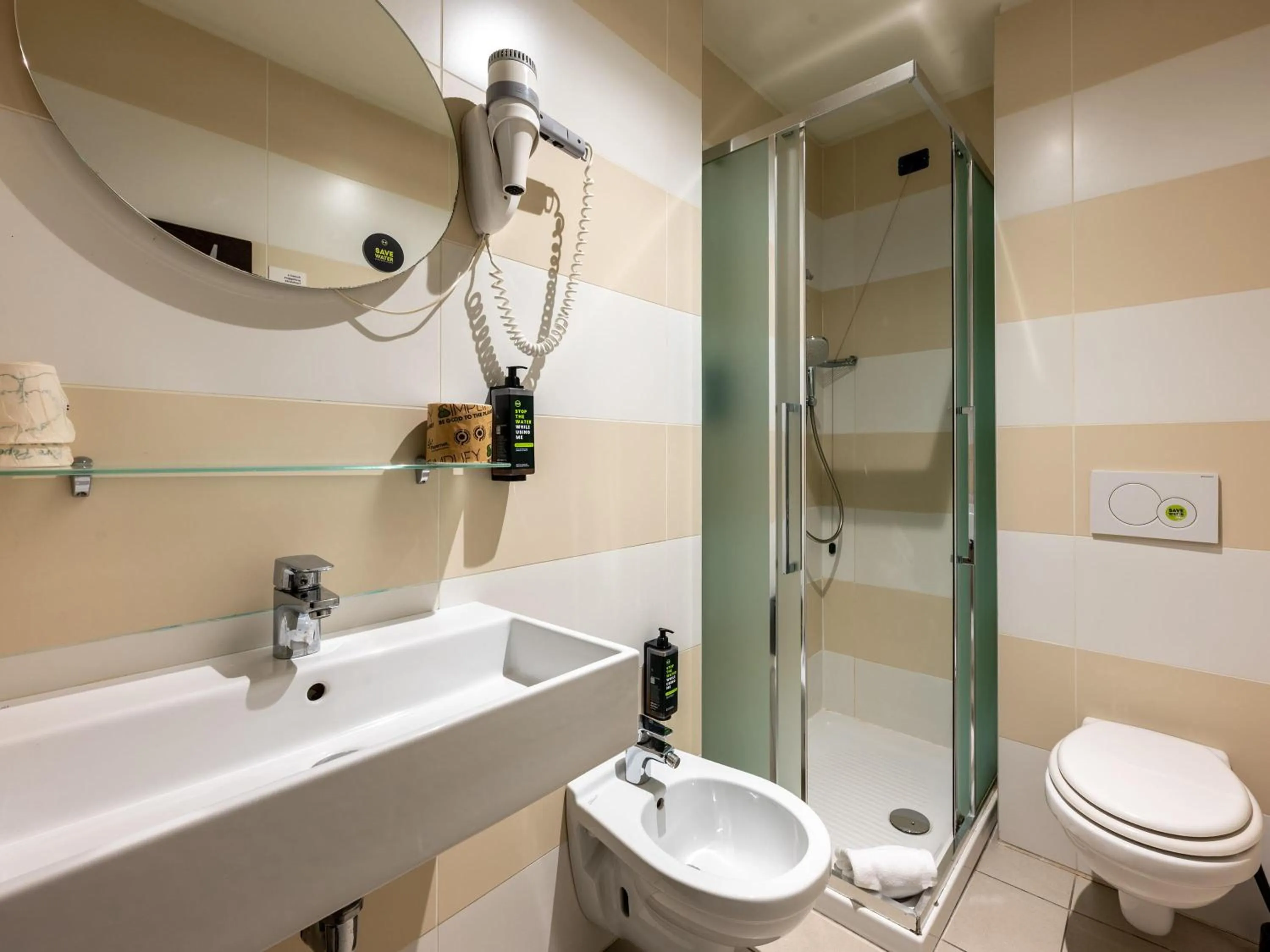 Photo of the whole room in B&B Hotel Genova Principe