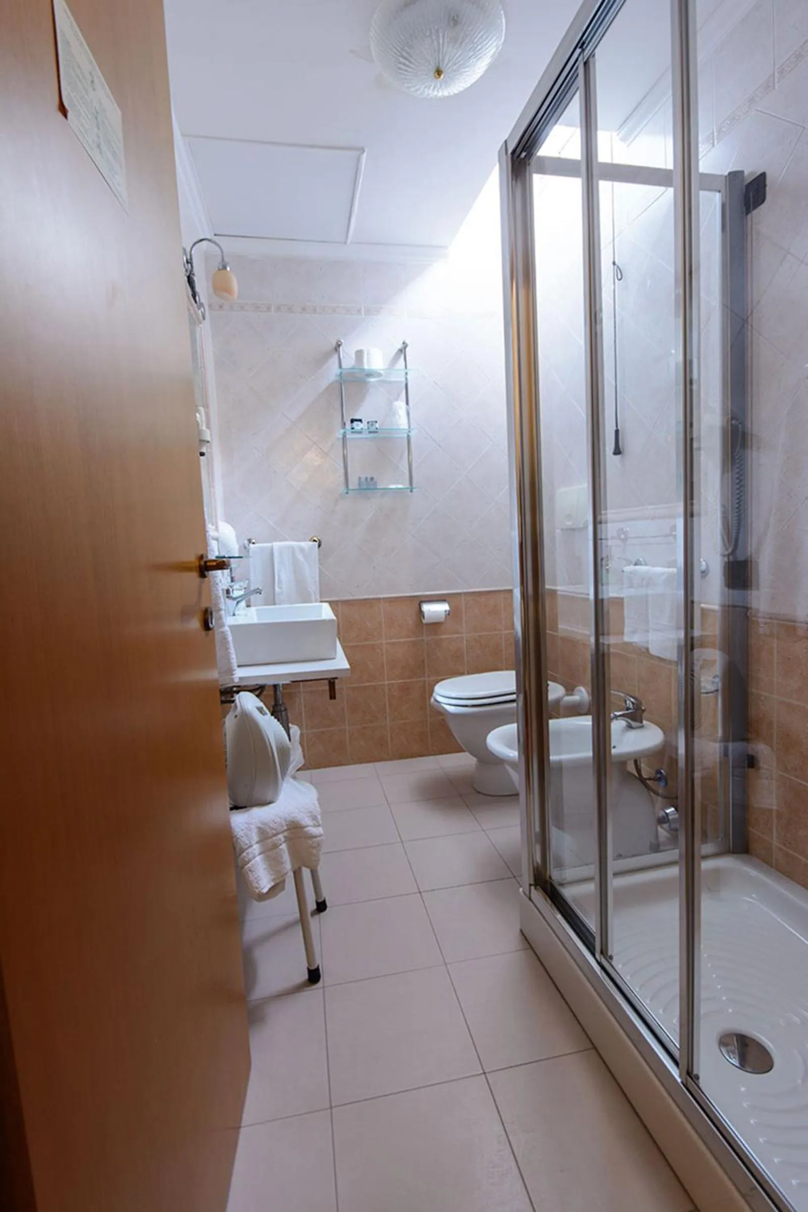 Bathroom in Hotel Del Corso