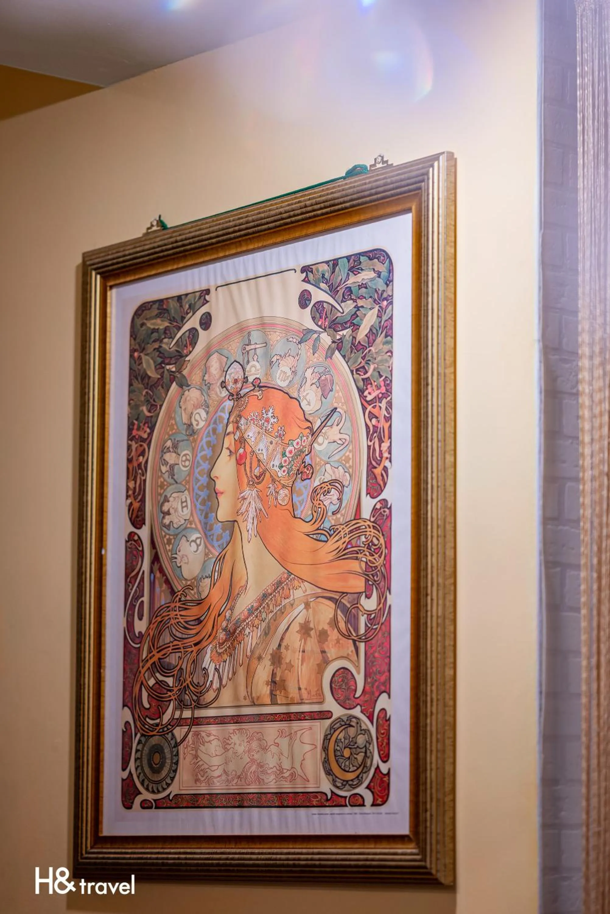 Decorative detail in White Cotton Candy Homestay