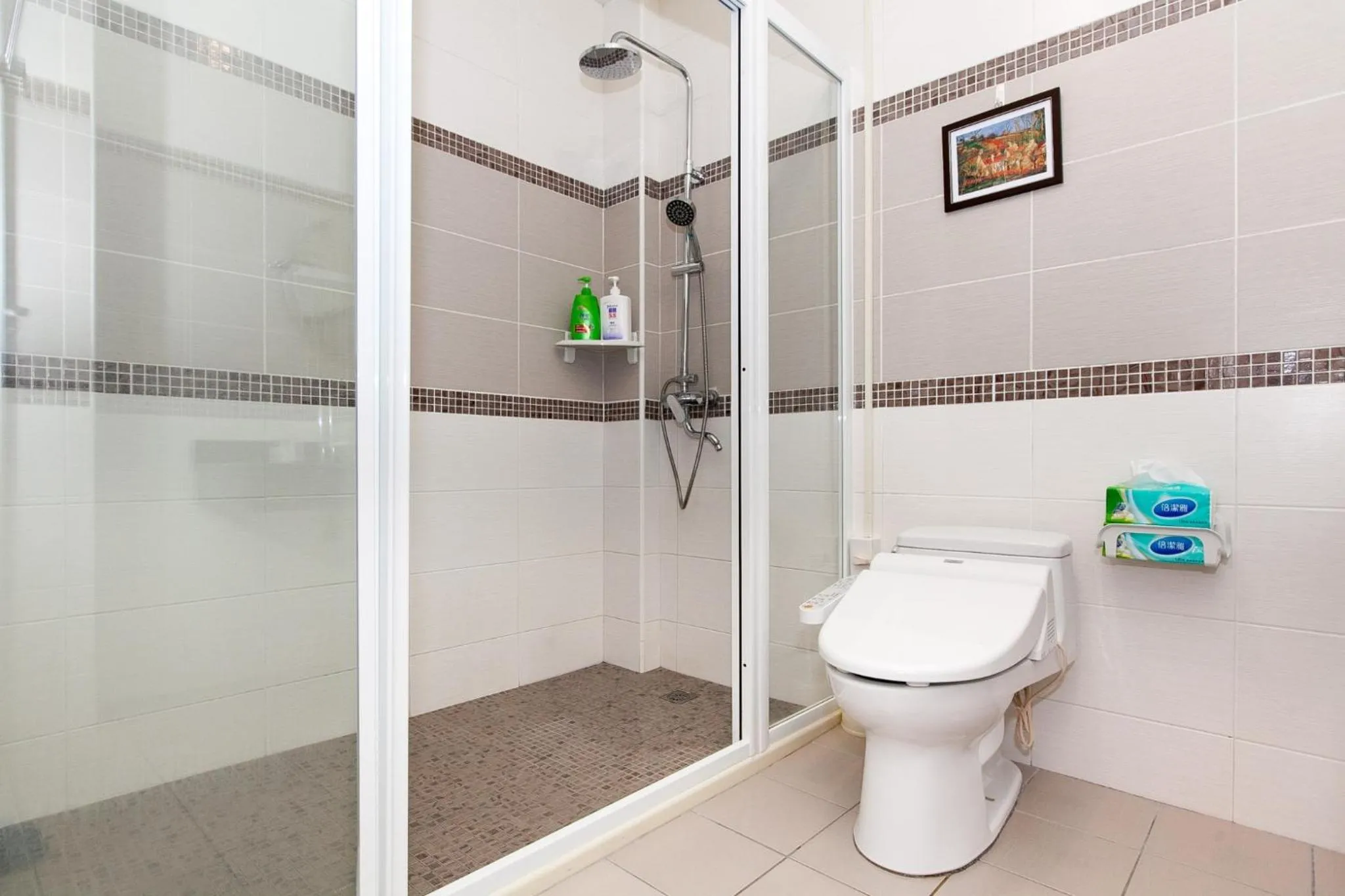 Shower in White Cotton Candy Homestay