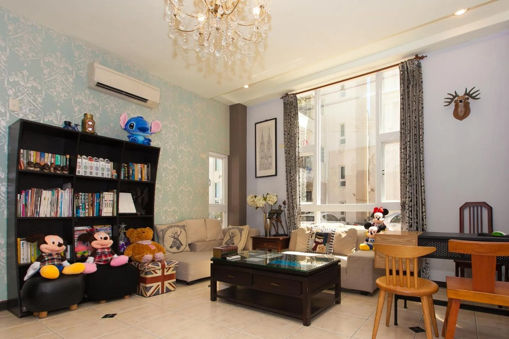 Seating area in White Cotton Candy Homestay
