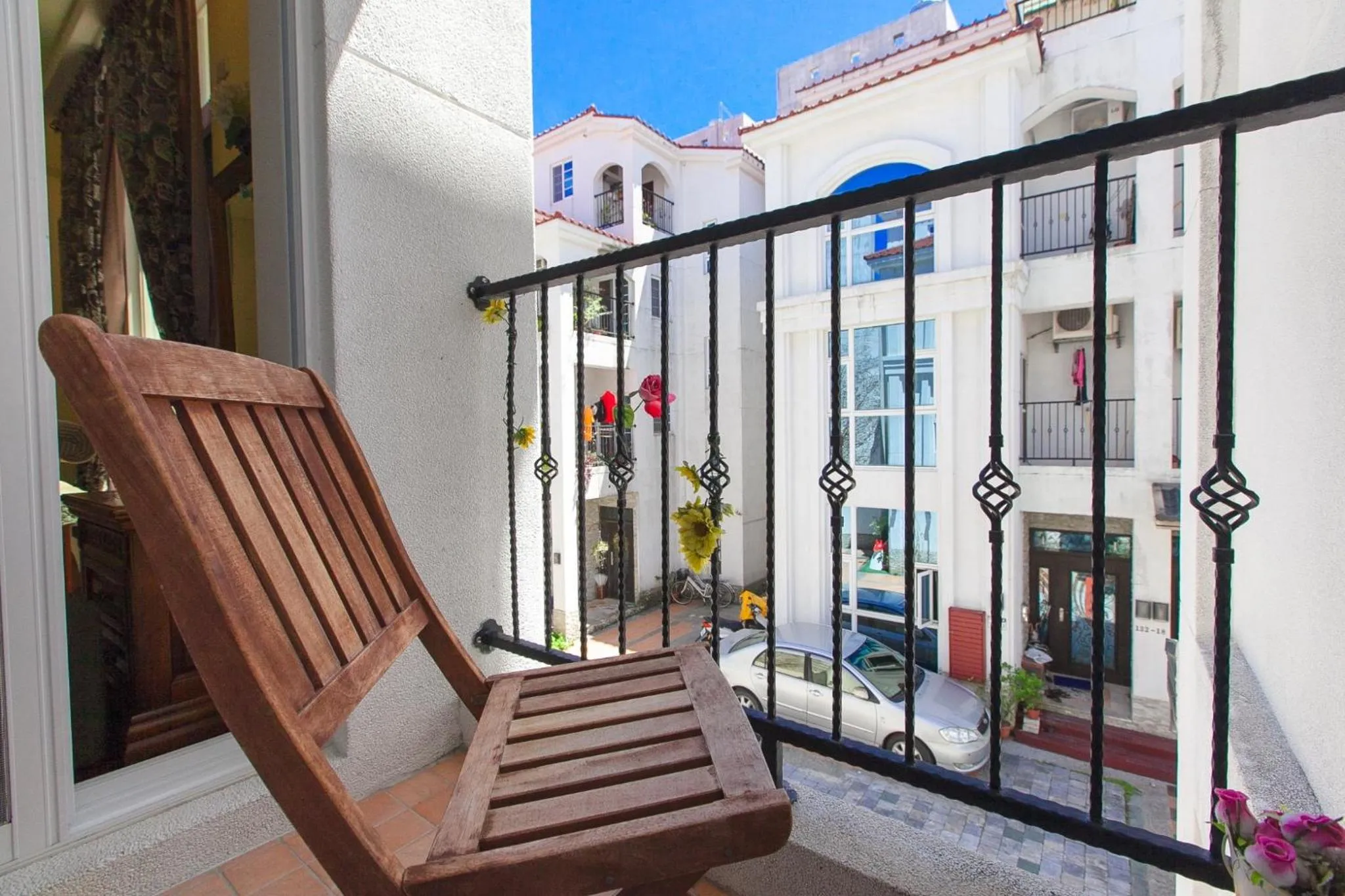 Balcony/Terrace in White Cotton Candy Homestay