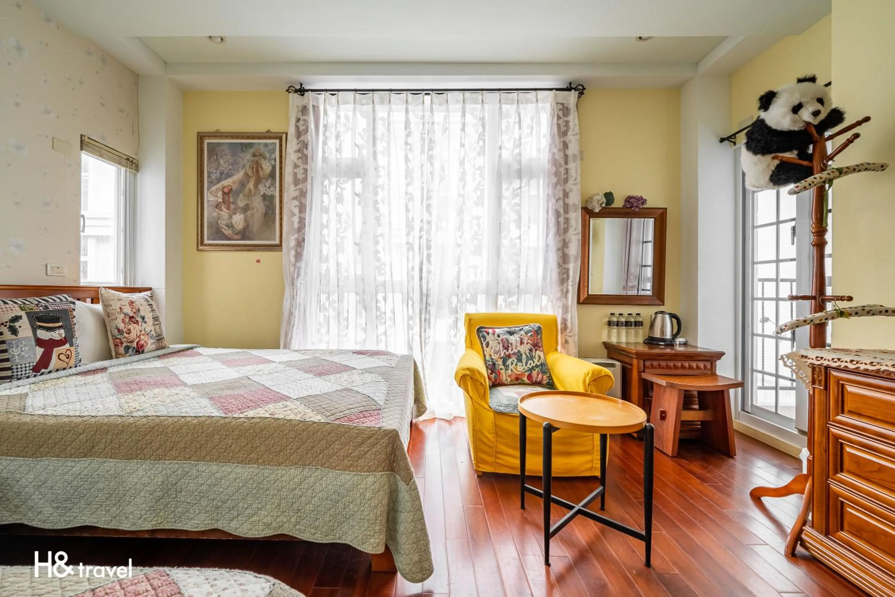 Photo of the whole room, Bed in White Cotton Candy Homestay